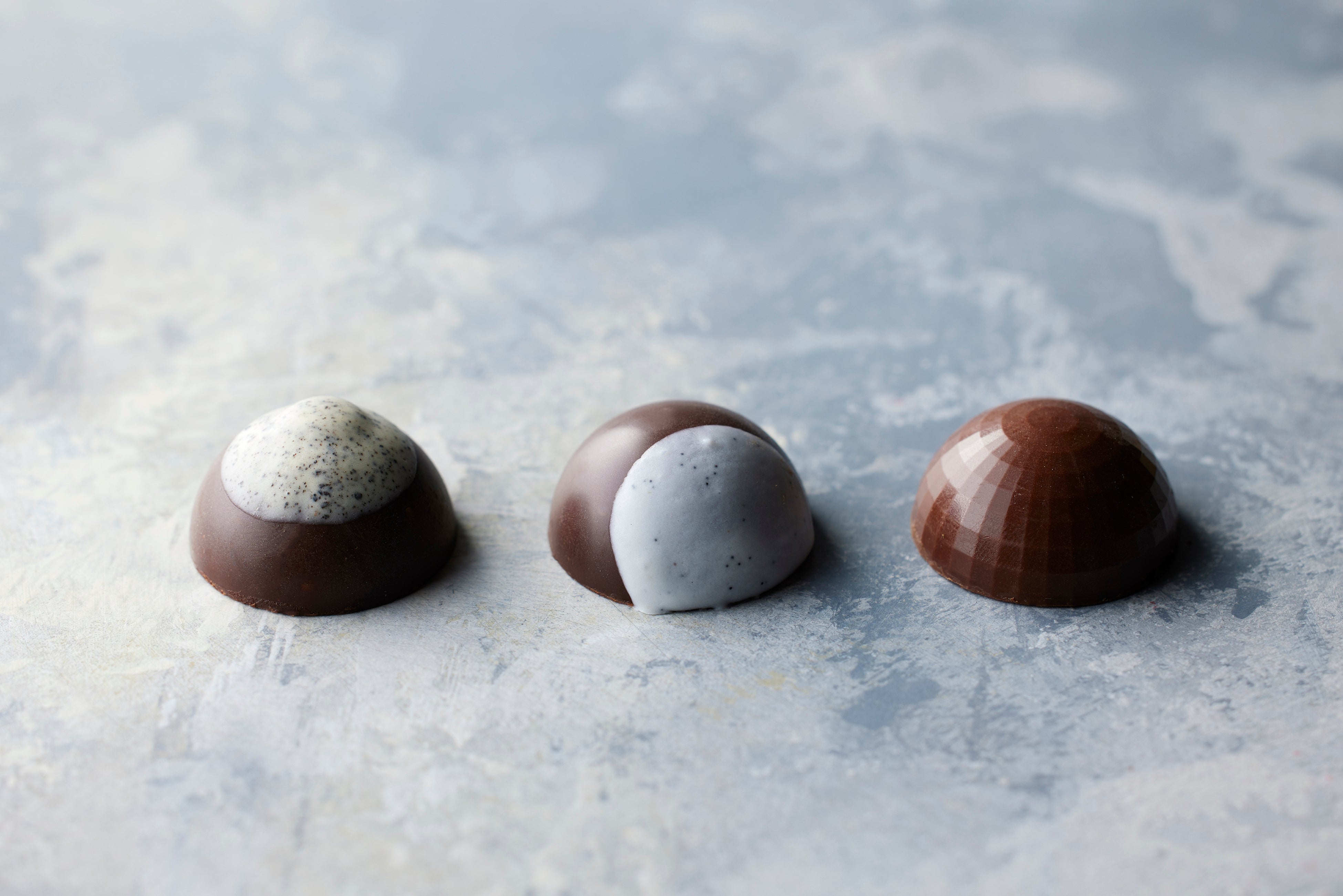 写真左から「アールグレイ・カシス・バイオレット」、「マダガスカルバニラ」、「ゆずプラリネ」