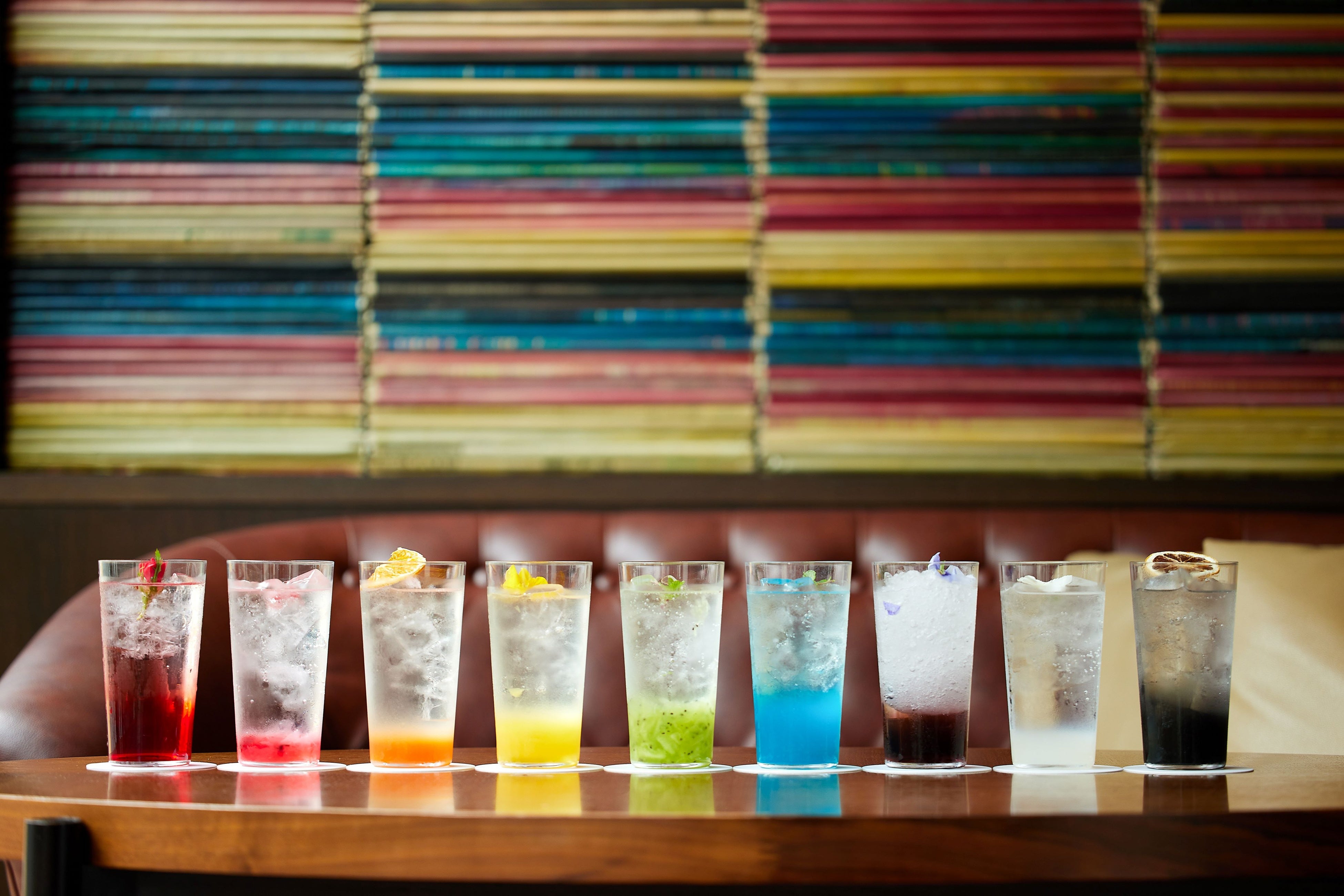 「全9色推し色ドリンク（赤、ピンク、オレンジ、黄、緑、青、紫、白、黒）」