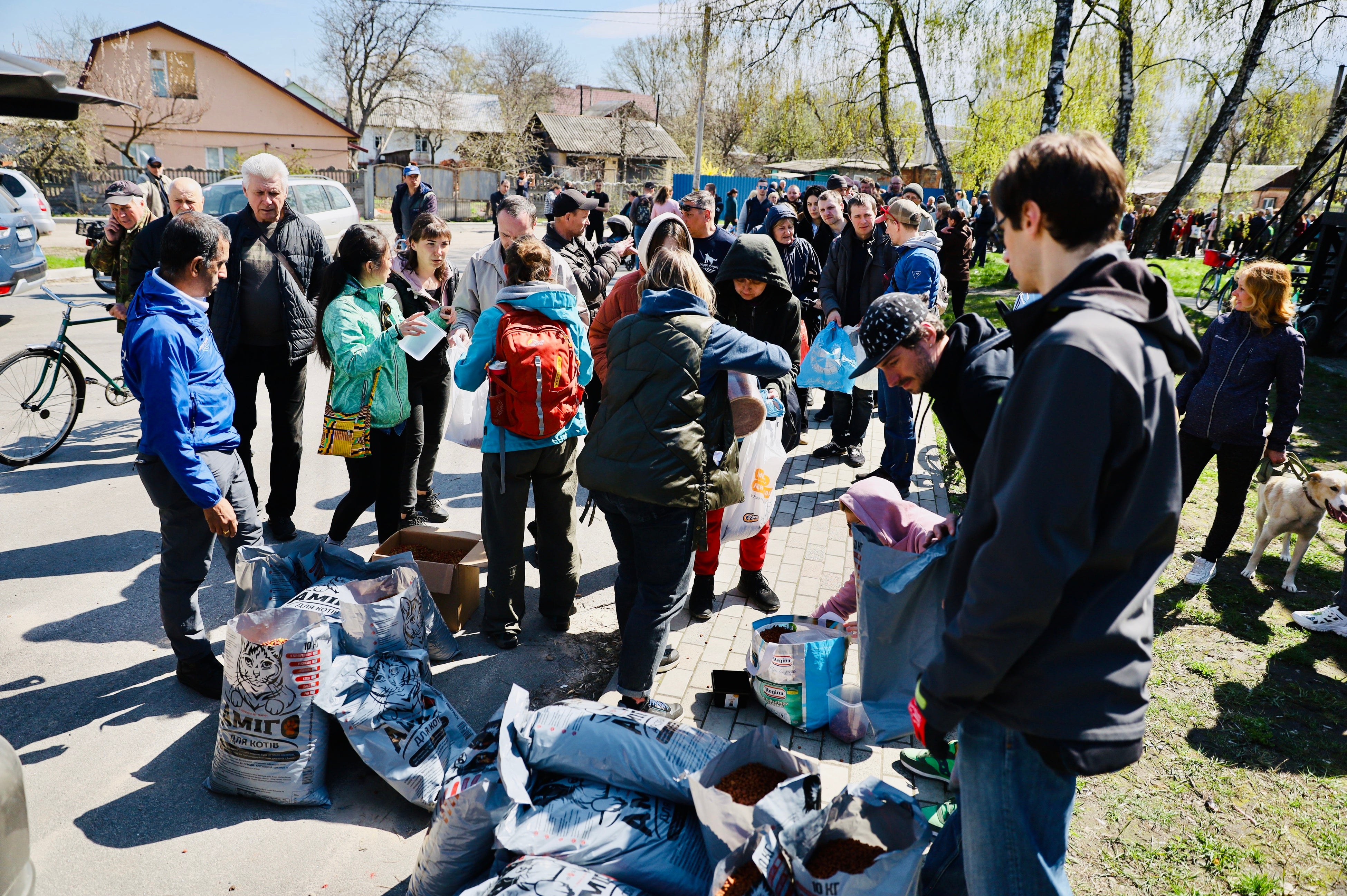 2022.04.30チェルニヒウでの物資支援の様子