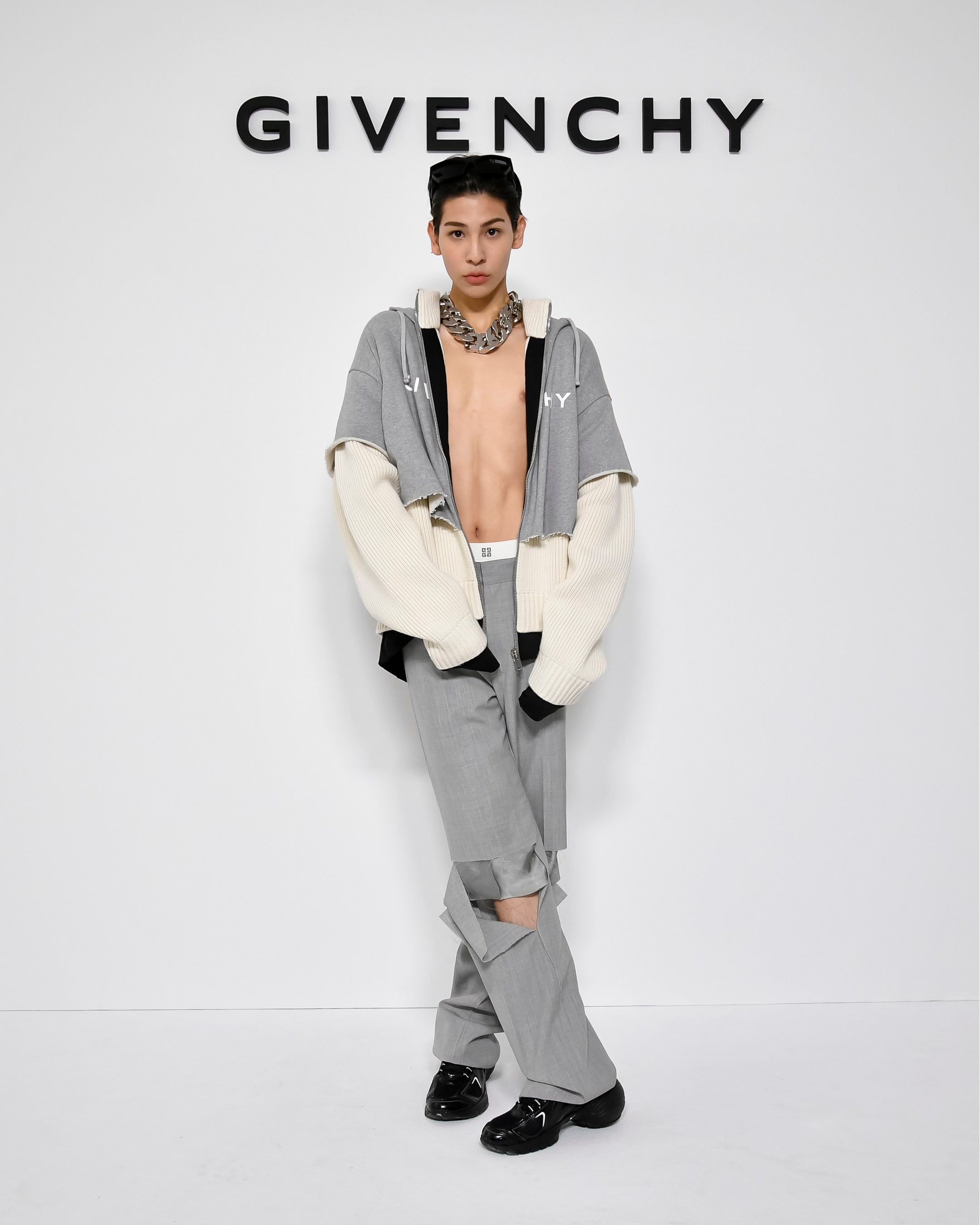 2023秋冬 ジバンシー GIVENCHYウールジャケット 44 1回使用 ジバンシィが2023年秋冬メンズコレクションを発表 | LVMH