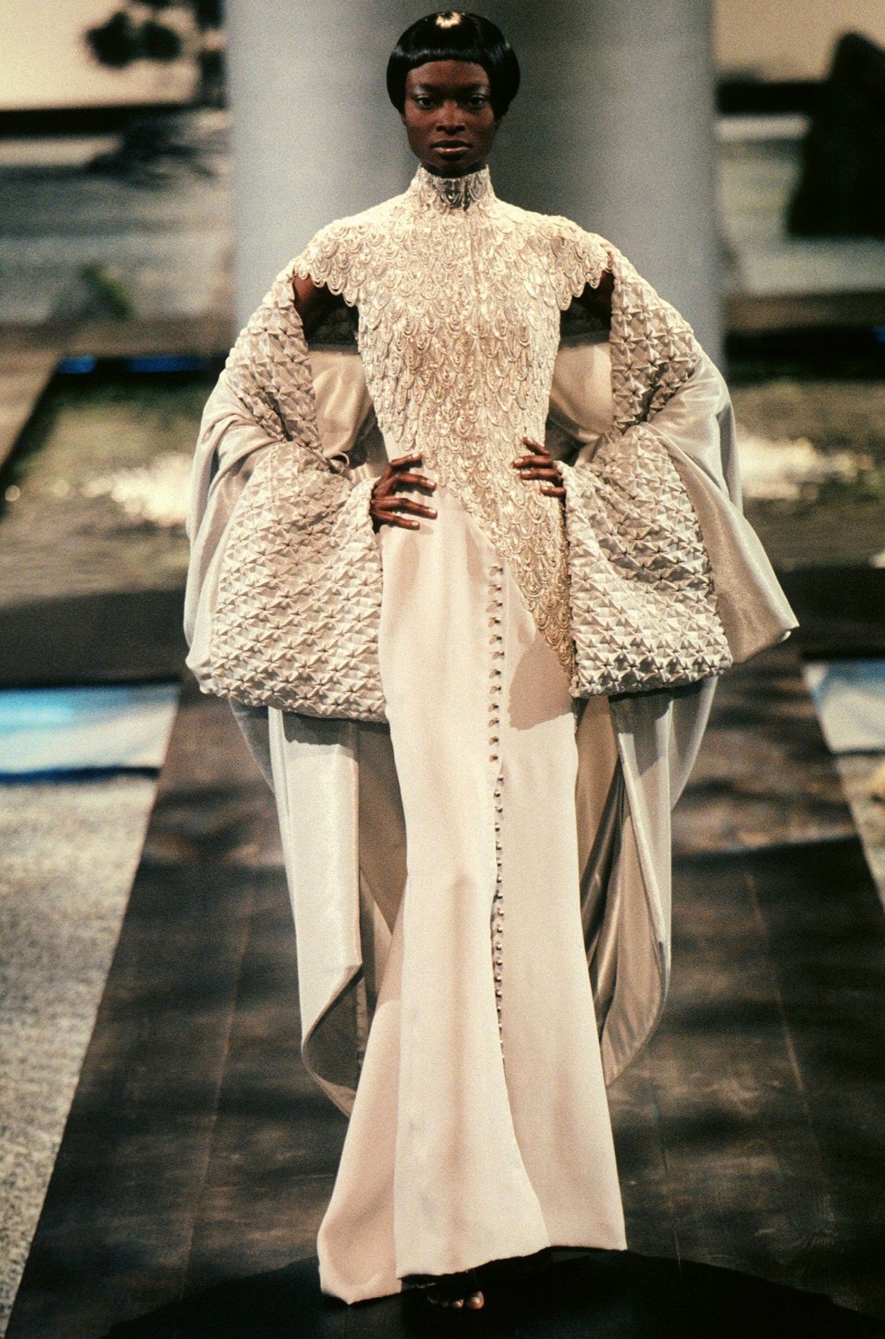 © firstVIEW Launchmetrics ALEXANDER McQUEEN – SS 1998 HAUTE COUTURE