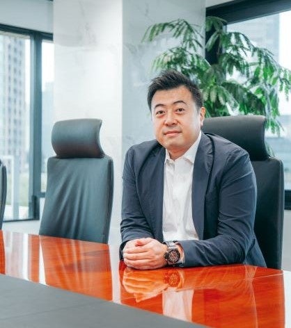 代表取締役社長 薛 悠司 (ソル ユサ)