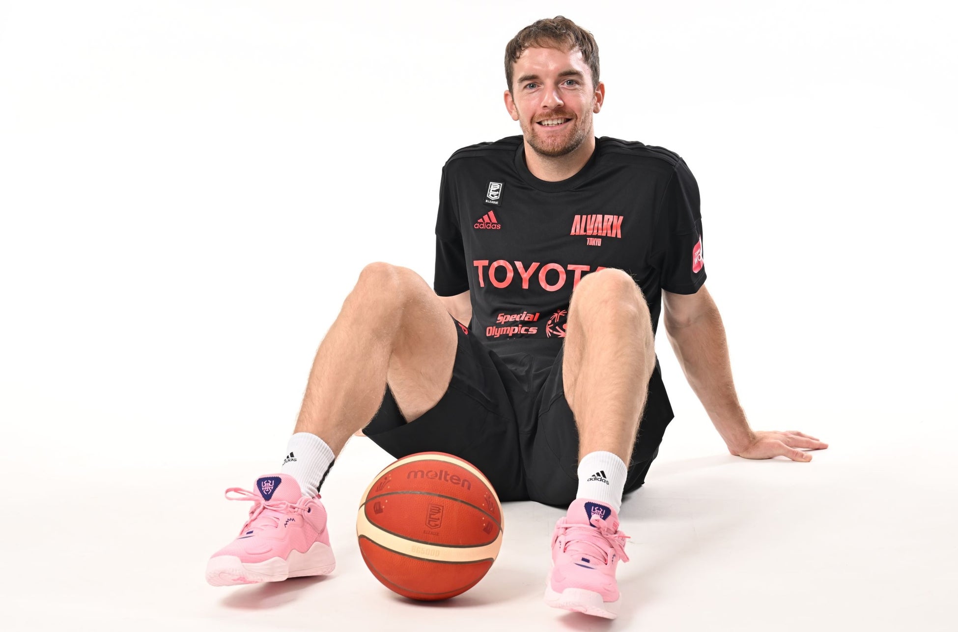 10月はピンクリボン月間 10 ザック選手の歴代ピンクバッシュ展示やハッシュタグキャンペーンも実施 アルバルク東京のプレスリリース 10月はピンクリボン月間 10 ザック選手の歴代ピンクバッシュ展示やハッシュタグキャンペーンも実施 アルバルク東京のプレスリリース