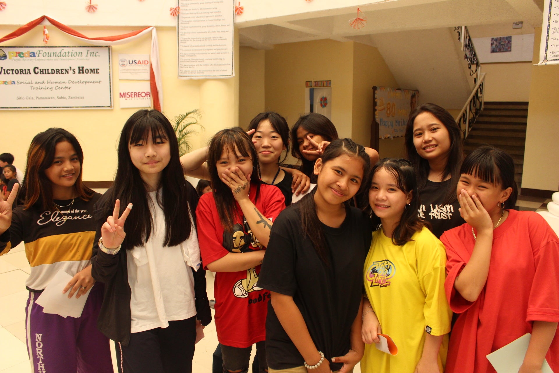 性産業から救出された女の子の施設での交流