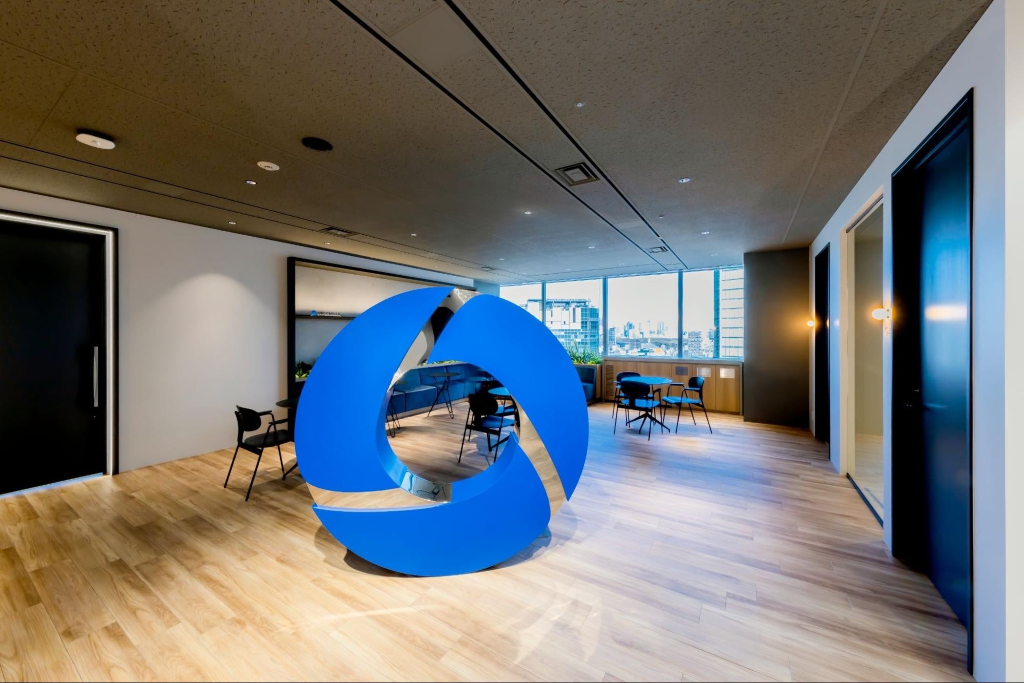 大型ロゴモニュメント