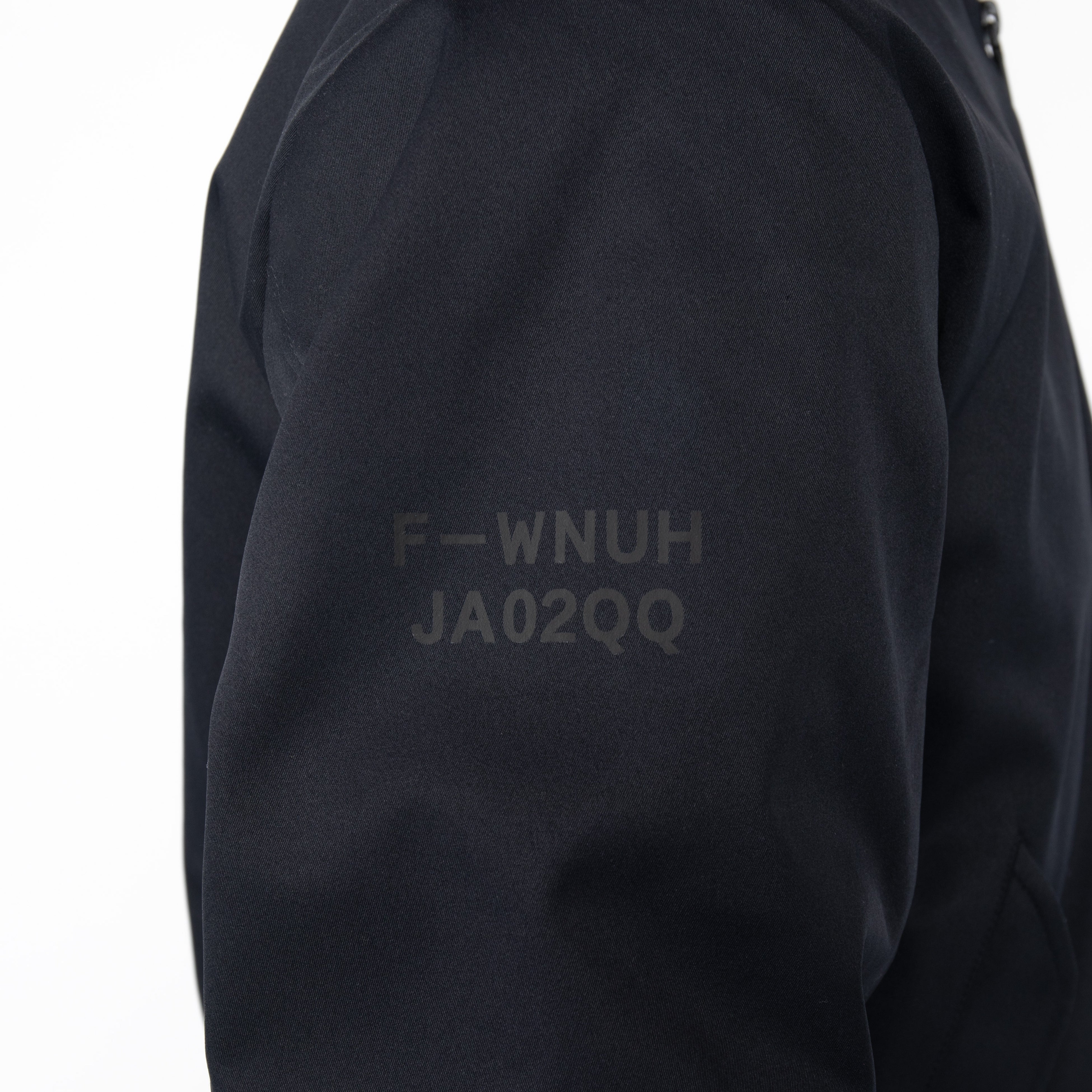 6月就航の新航空会社「トキエア」と作業着スーツ発祥ブランド「WWS」の