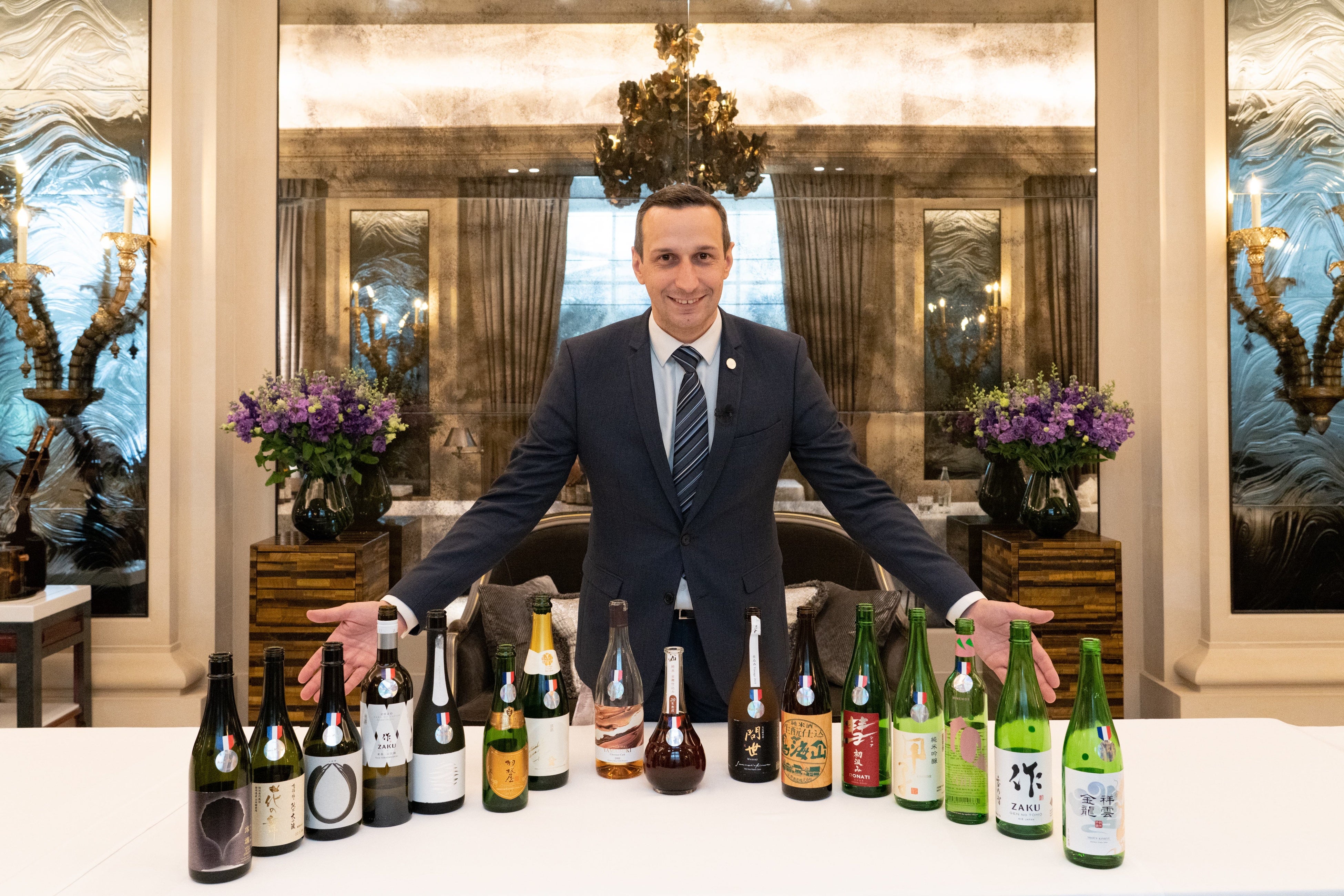 審査委員長のXavier Thuizat（グザビエ・チュイザ）氏と2022年度の決勝進出TOP16銘柄