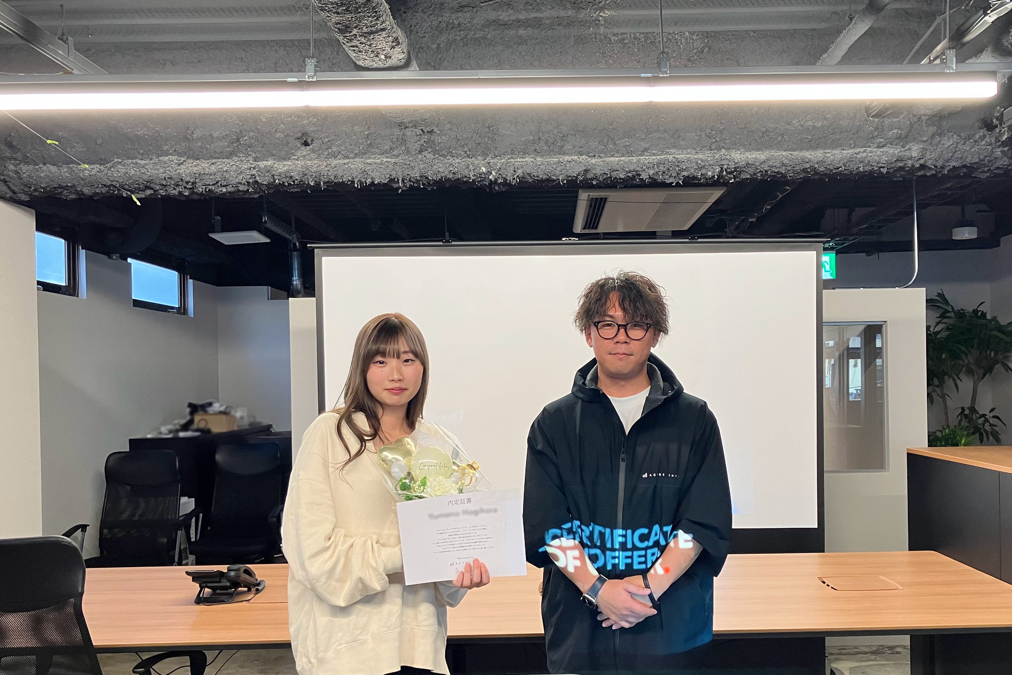 （内定者と代表 藤原）