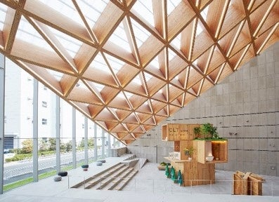 ROOFLAG賃貸住宅未来展示場 CLT(直行集成板)を採用した1階アトリウム