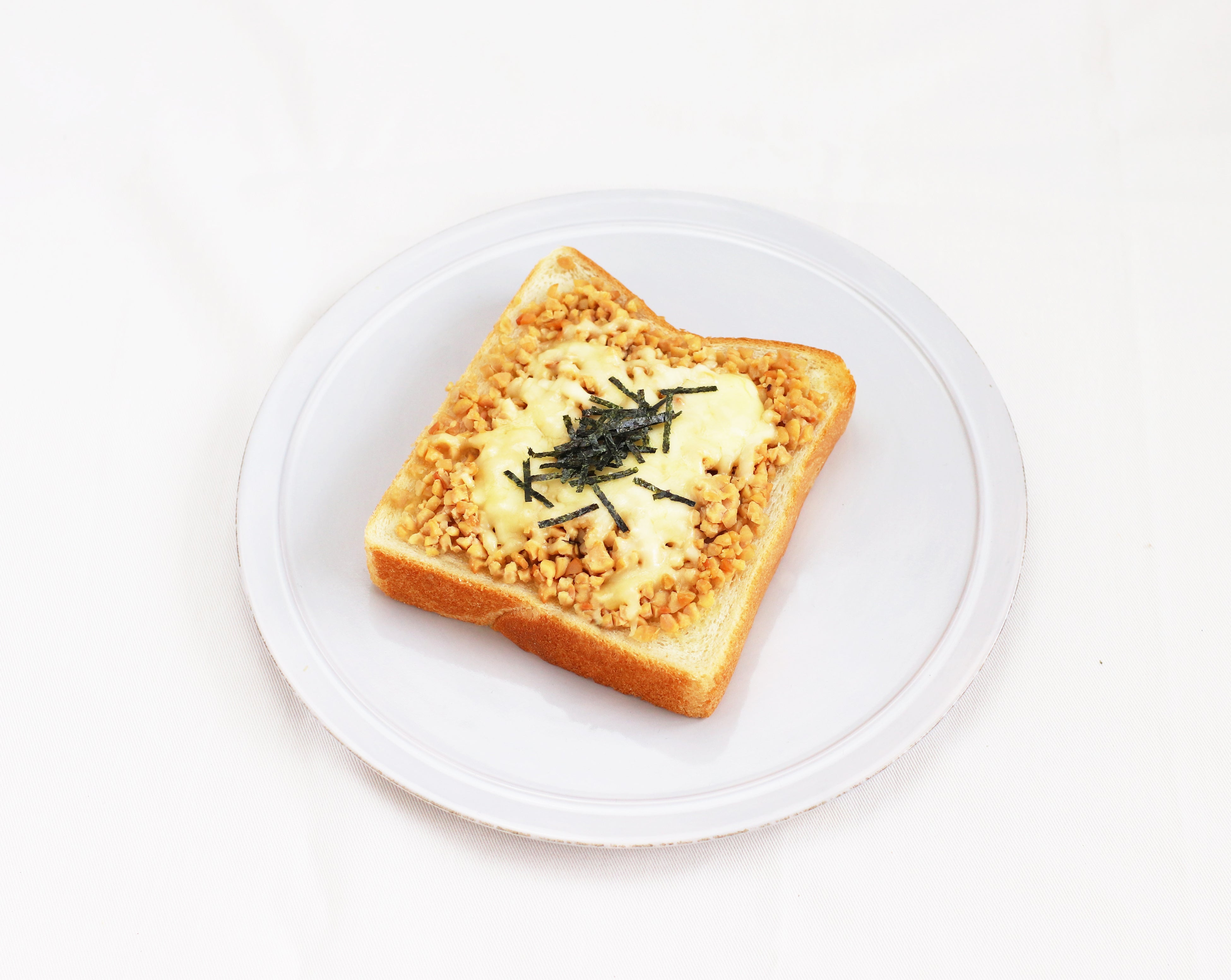 ひきわり蒸し大豆のほぼほぼ納豆トースト