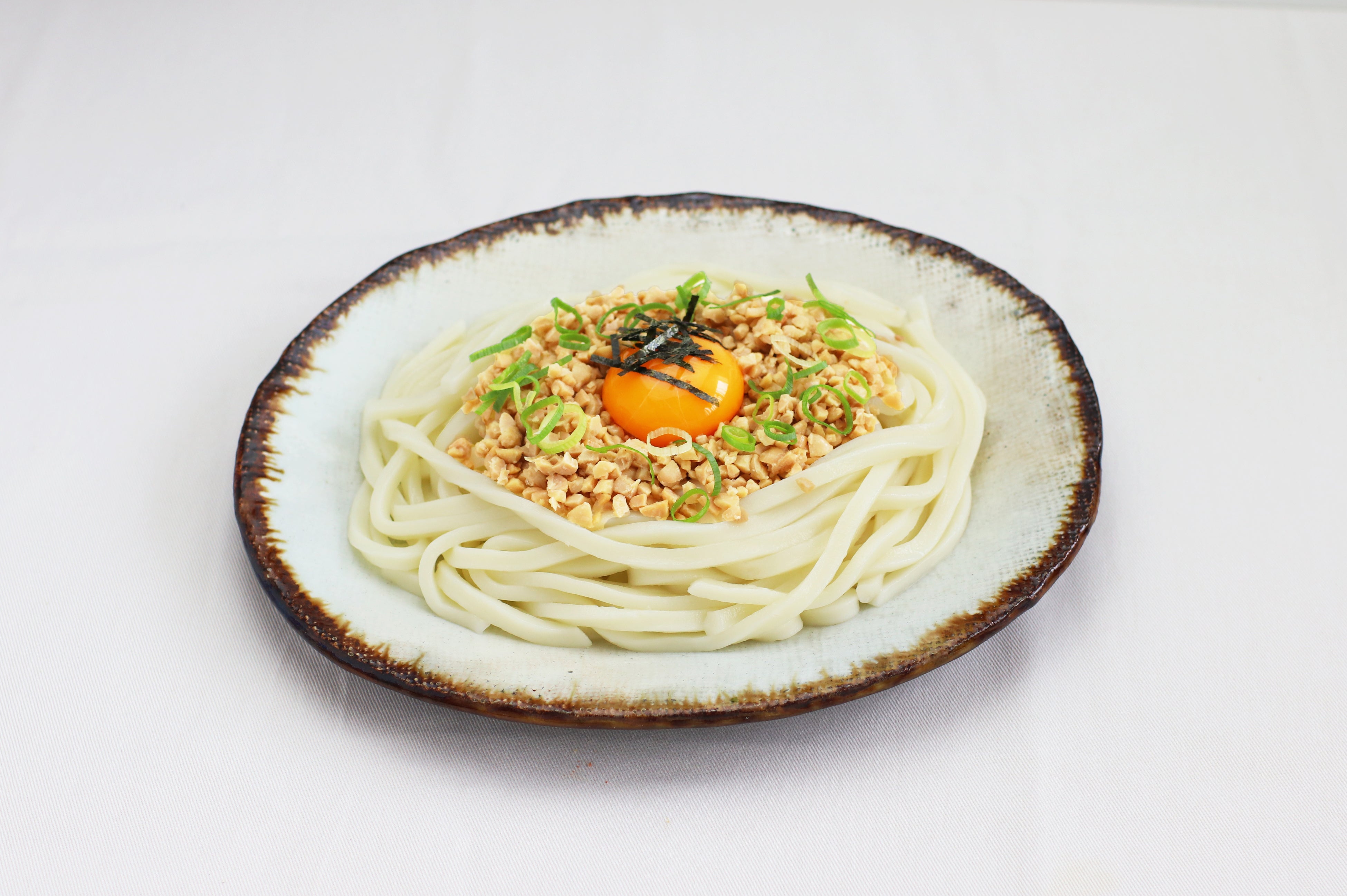 ひきわり蒸し大豆のほぼほぼ納豆釜玉うどん