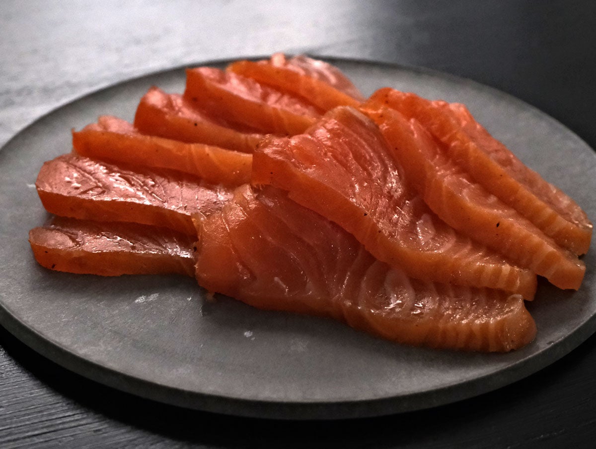 Smoke＆Roasterで作ったスモークサーモン