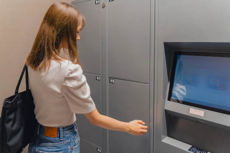 ロッカールーム（18台）