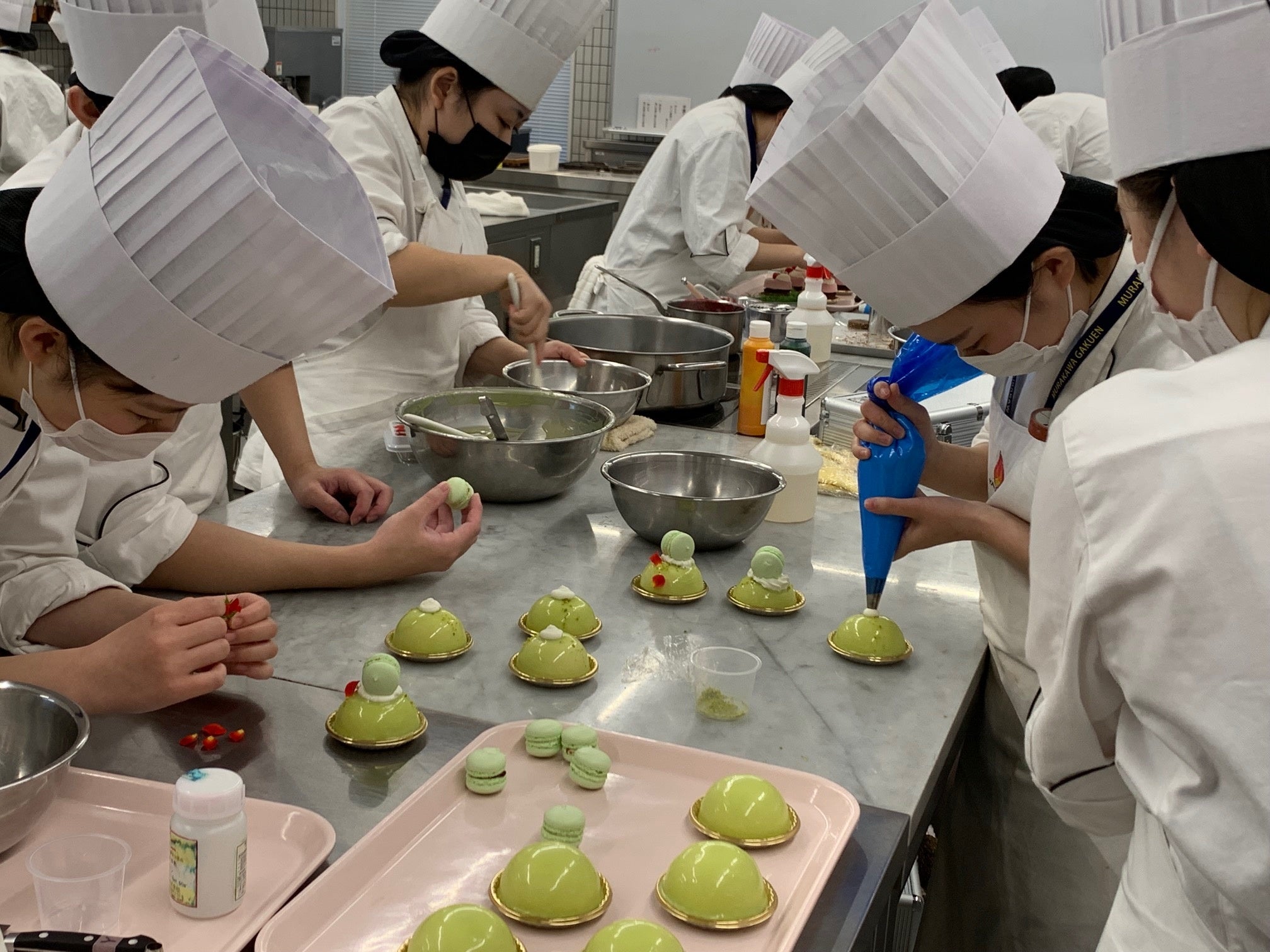 選考会にて、試作品を制作