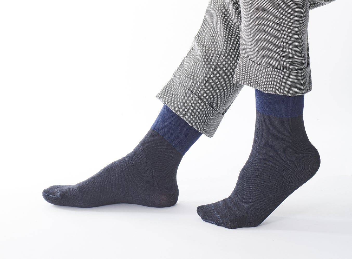 オリジナルの「ビジ専つつした」をプロデュース