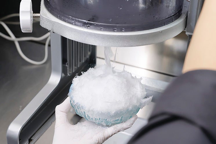 ふわふわ食感に仕上げる氷