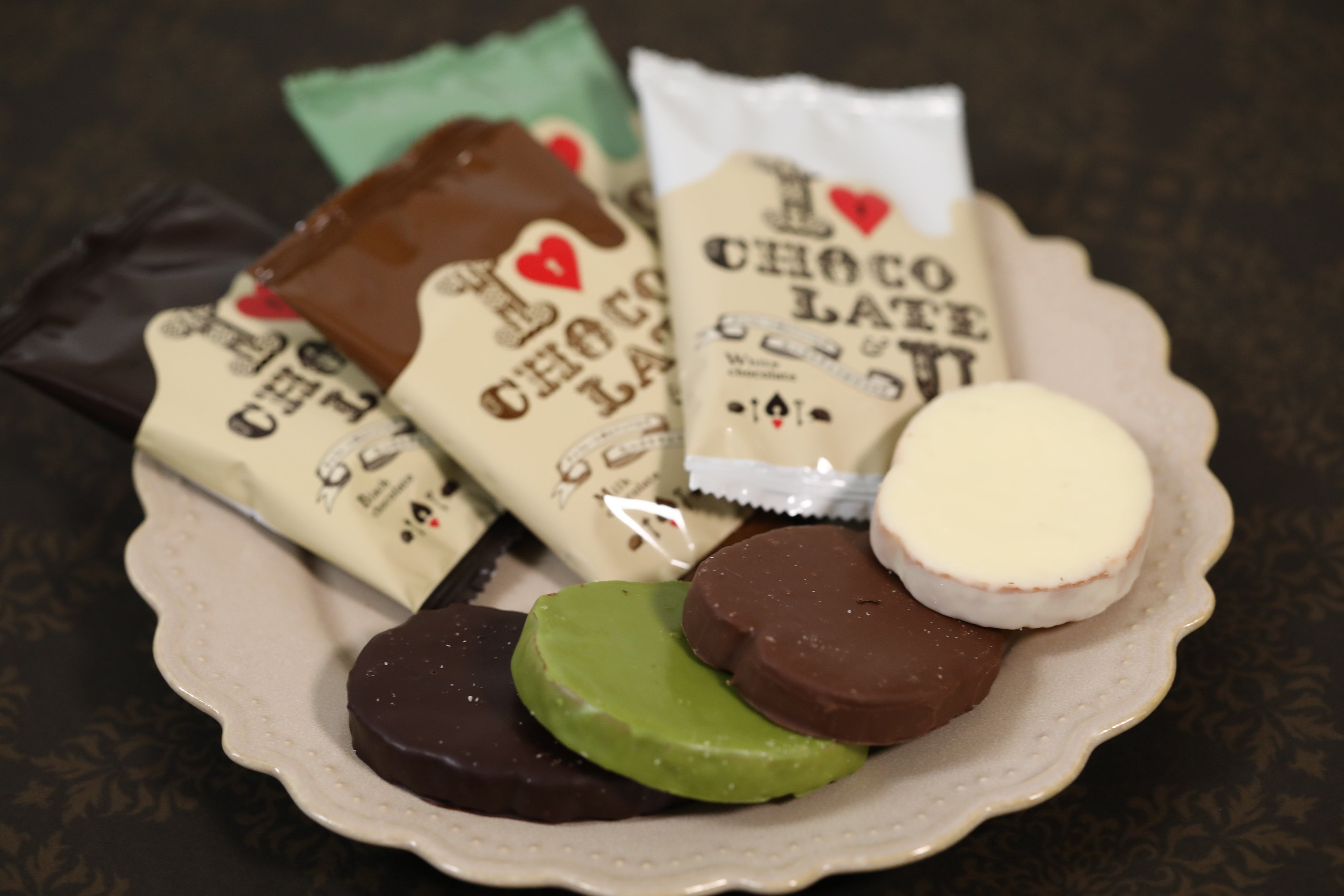 左からブラック、抹茶、ミルク、ホワイト