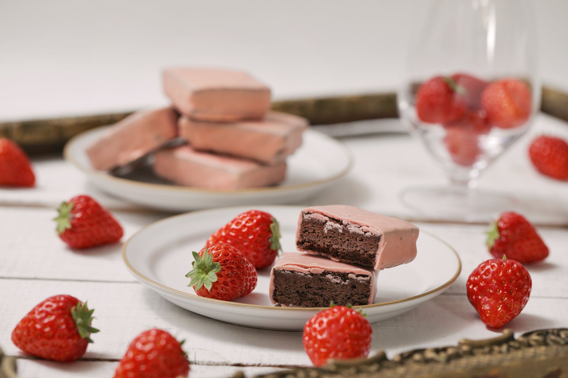 1 15発売 チョコ好きさん必見 濃厚ブラウニーに いちごチョコ かけちゃいました ハートブレッドアンティーク より 世にもおいしいいちごチョコがけ ブラウニー が全国のアンティーク店舗に登場 株式会社オールハーツ カンパニーのプレスリリース 1 15発売 チョコ好きさん必見 濃厚ブラウニーに いちごチョコ かけちゃいました ハートブレッドアンティーク より 世にもおいしいいちごチョコがけ ブラウニー が全国のアンティーク店舗に登場 株式会社オールハーツ カンパニーのプレスリリース