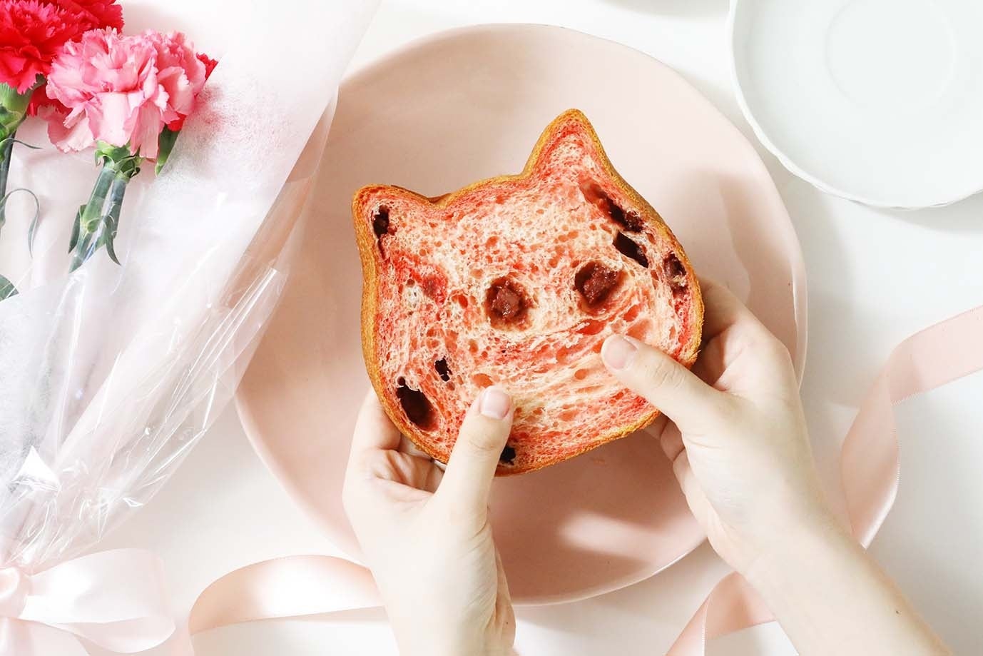 ねこねこ4月限定商品】毎年人気の母の日限定『ねこねこ食パン