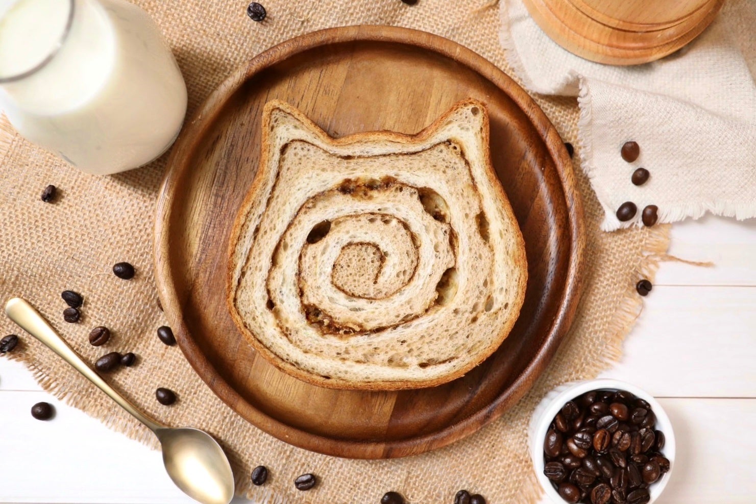6⽉1⽇（土）〜期間限定発売】『ねこねこ食パン コーヒー牛乳