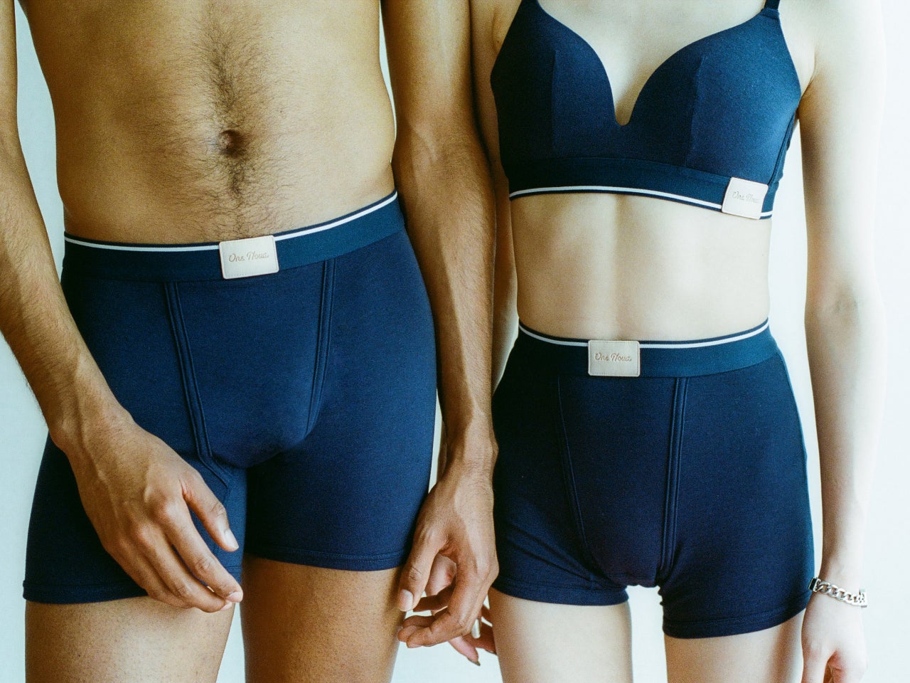 左:Flat Boxer Brief(Navy) 右:Flat Boxer Brief(Navy)、Wireless 3D Bra(Navy)