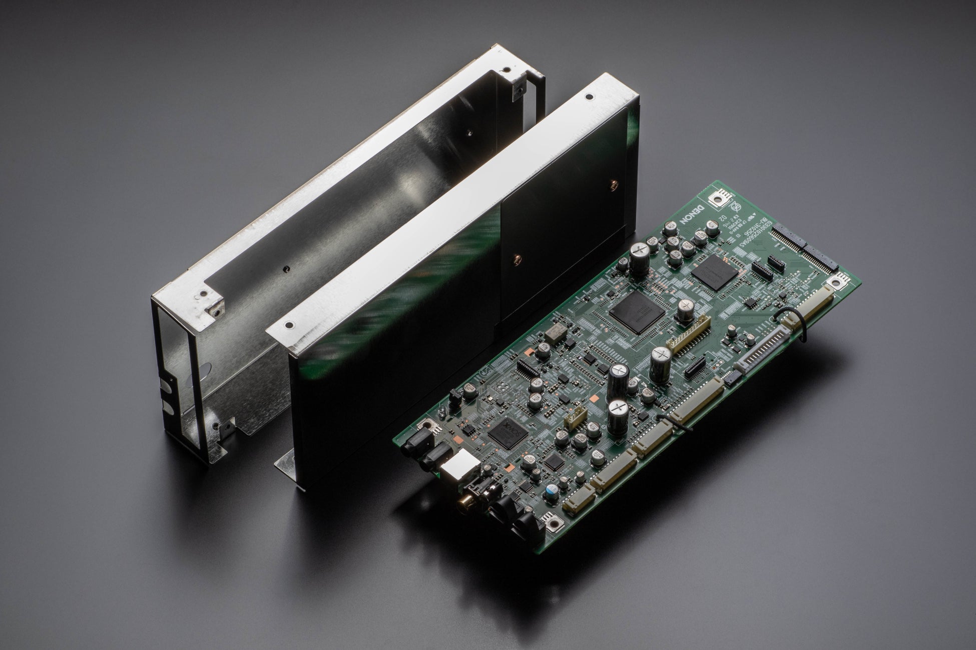 シールドケース付きUSB-DAC基板
