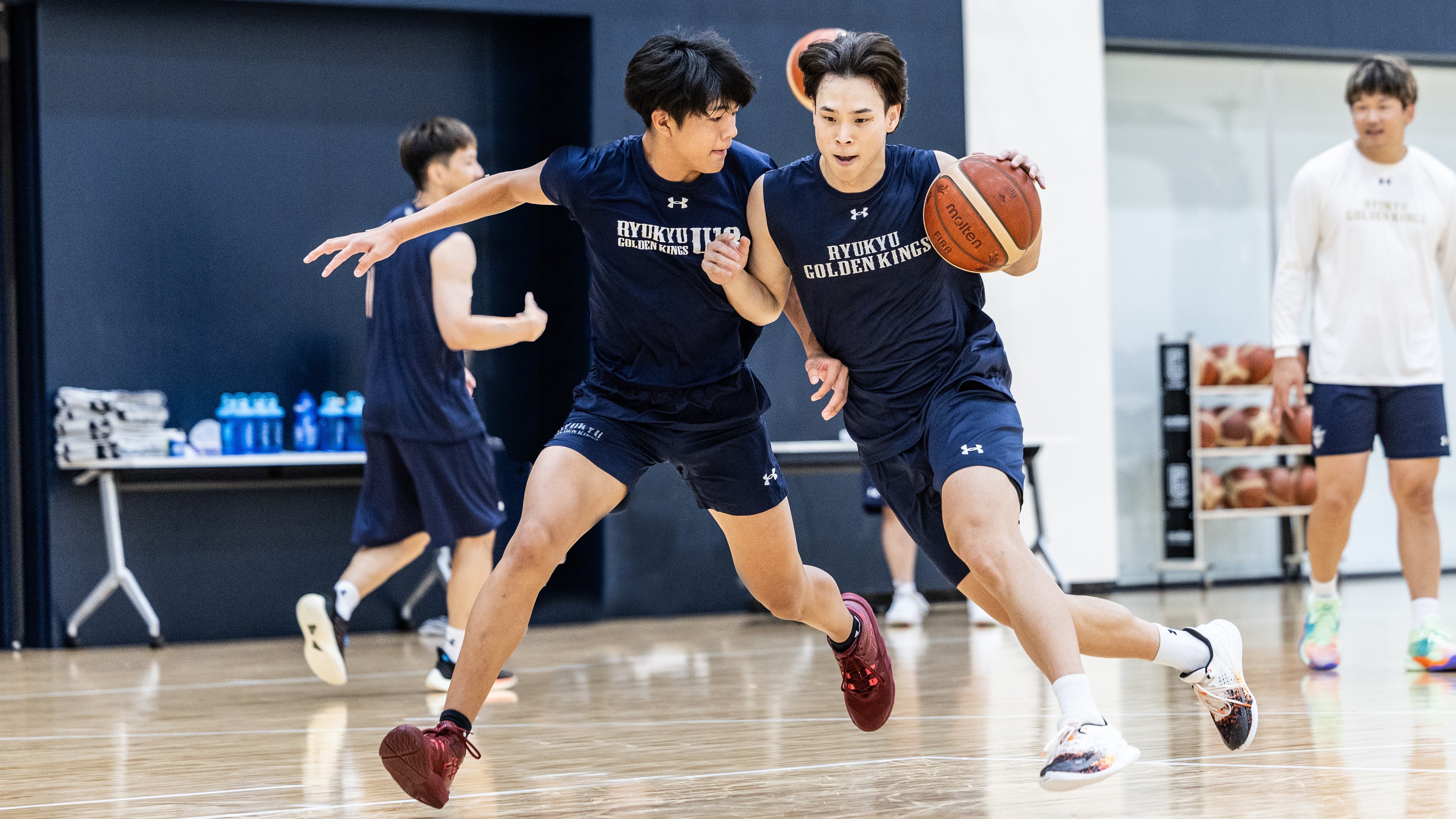 キングスユースチームから#29 宮里俊佑選手、#77 佐取龍之介選手