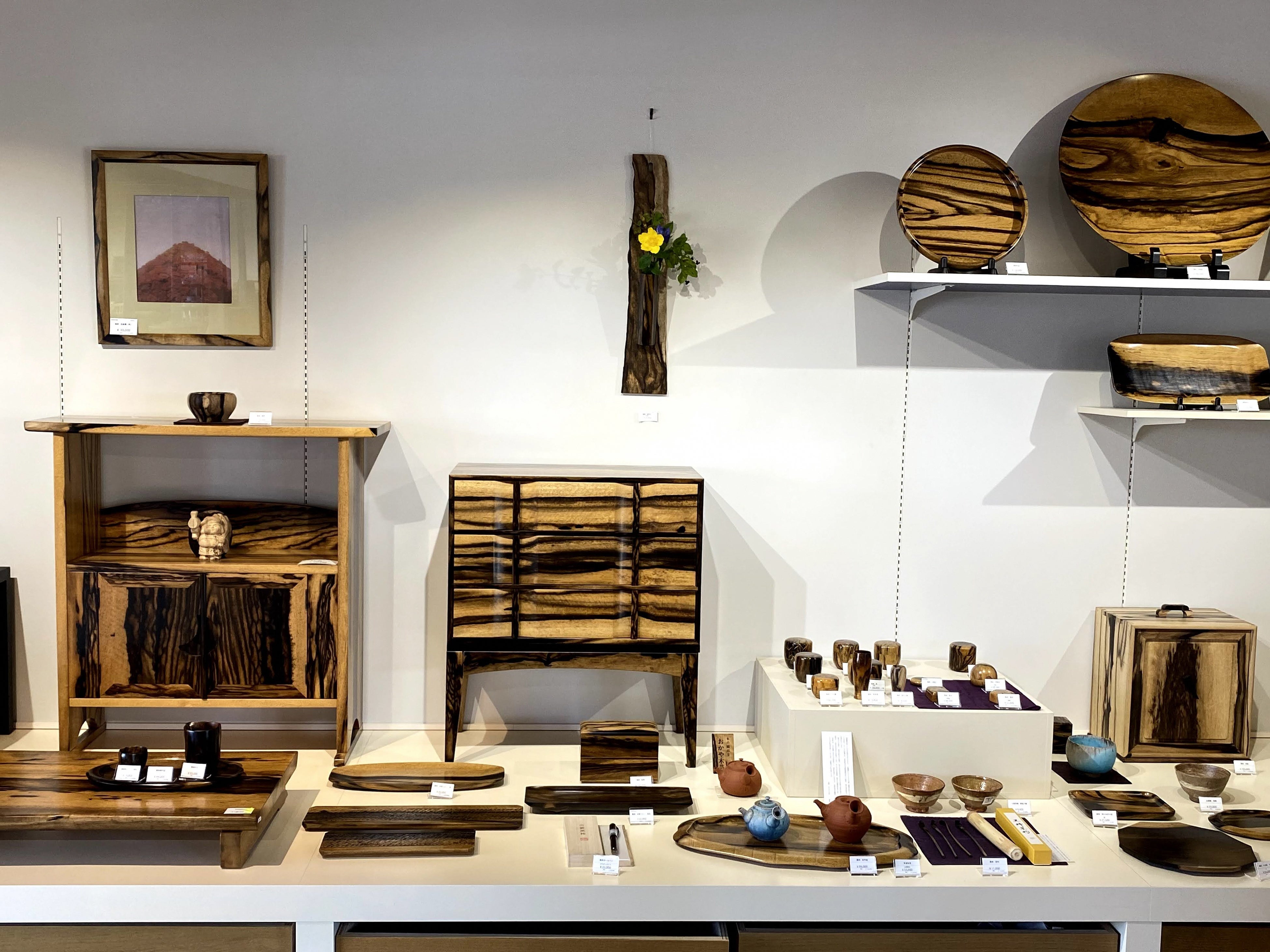 おかや木芸の店内