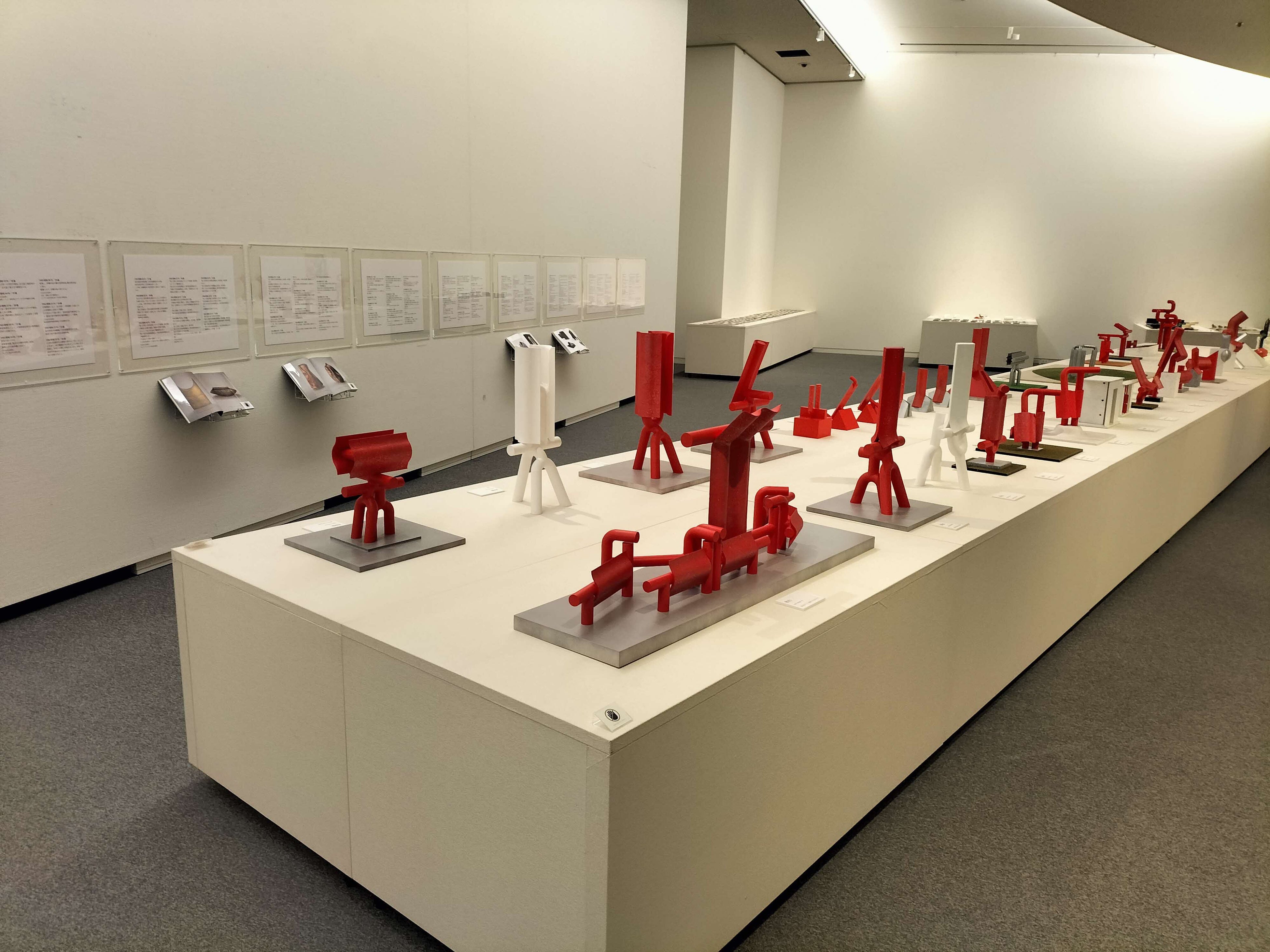 「生誕100年 清水九兵衞」展示室の様子