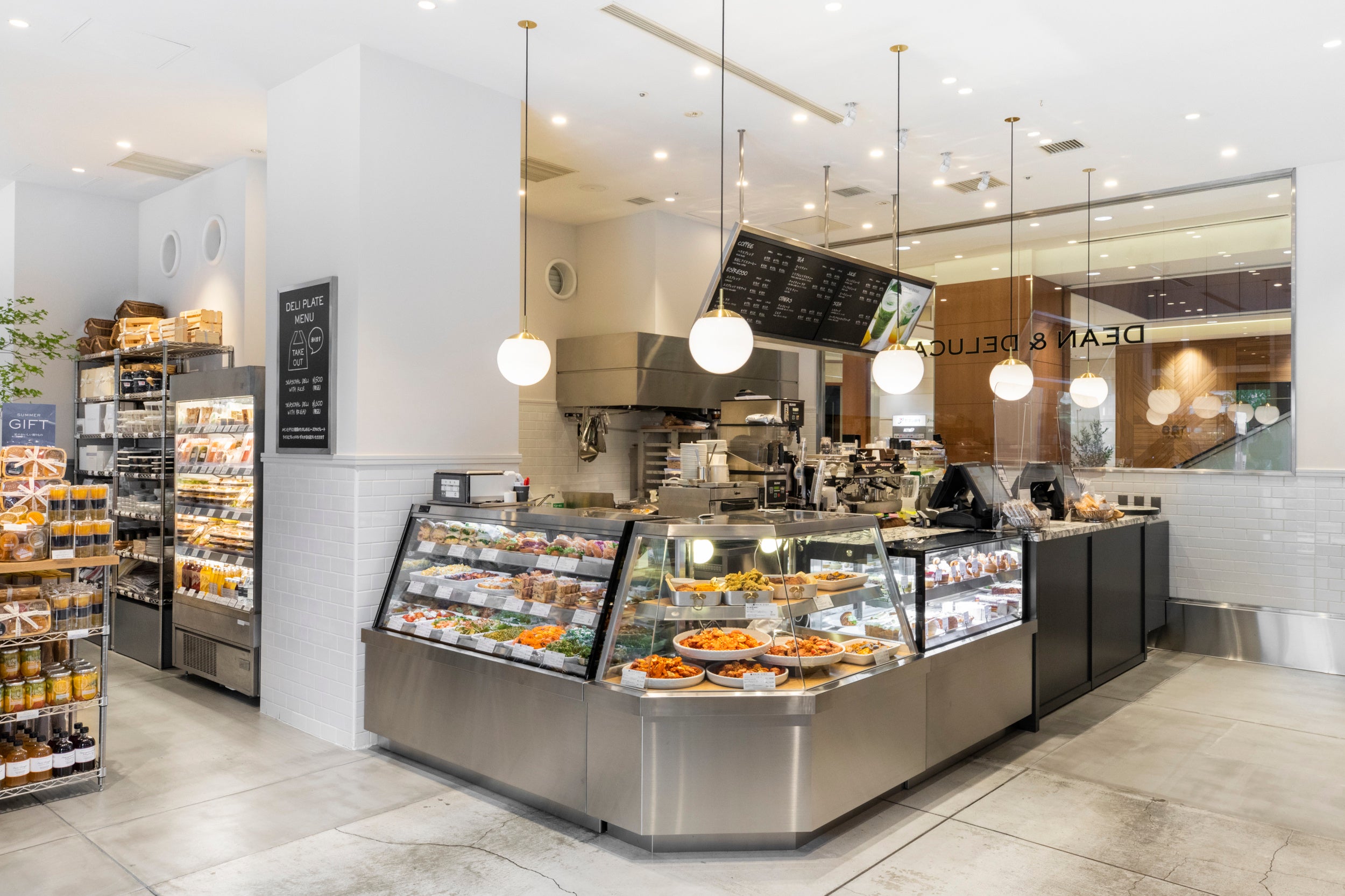 内観（デリショーケース）