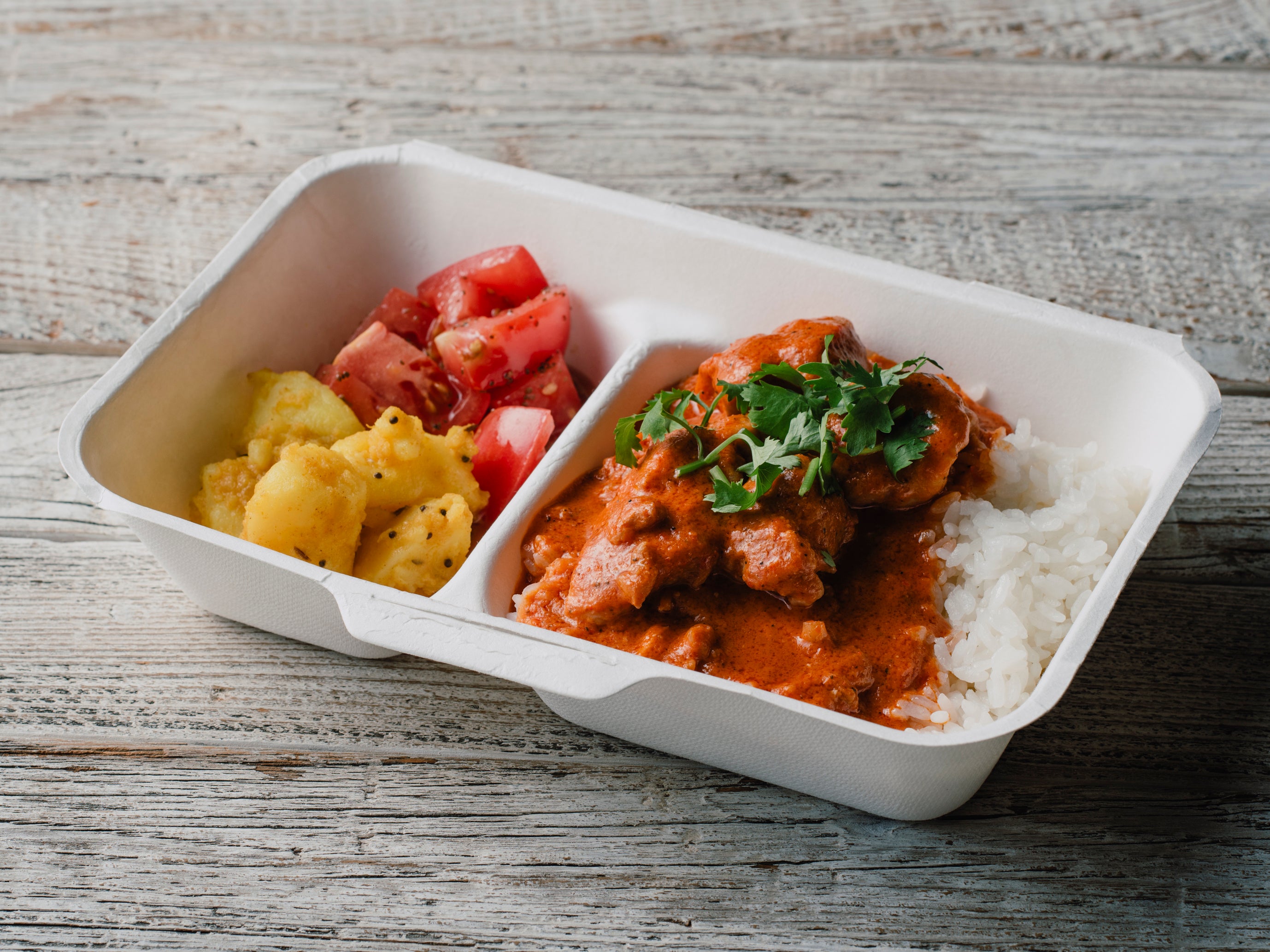 アフリカンチキン（ココナッツバターチキンのトマト煮込み）