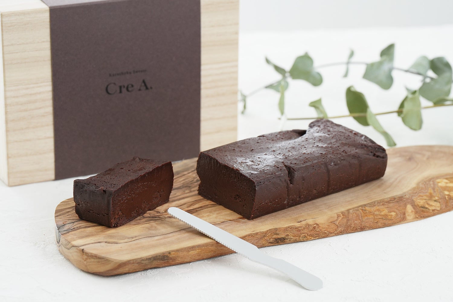 誘惑のチョコテリーヌ｜木箱入り・オリジナルケーキナイフ付です。