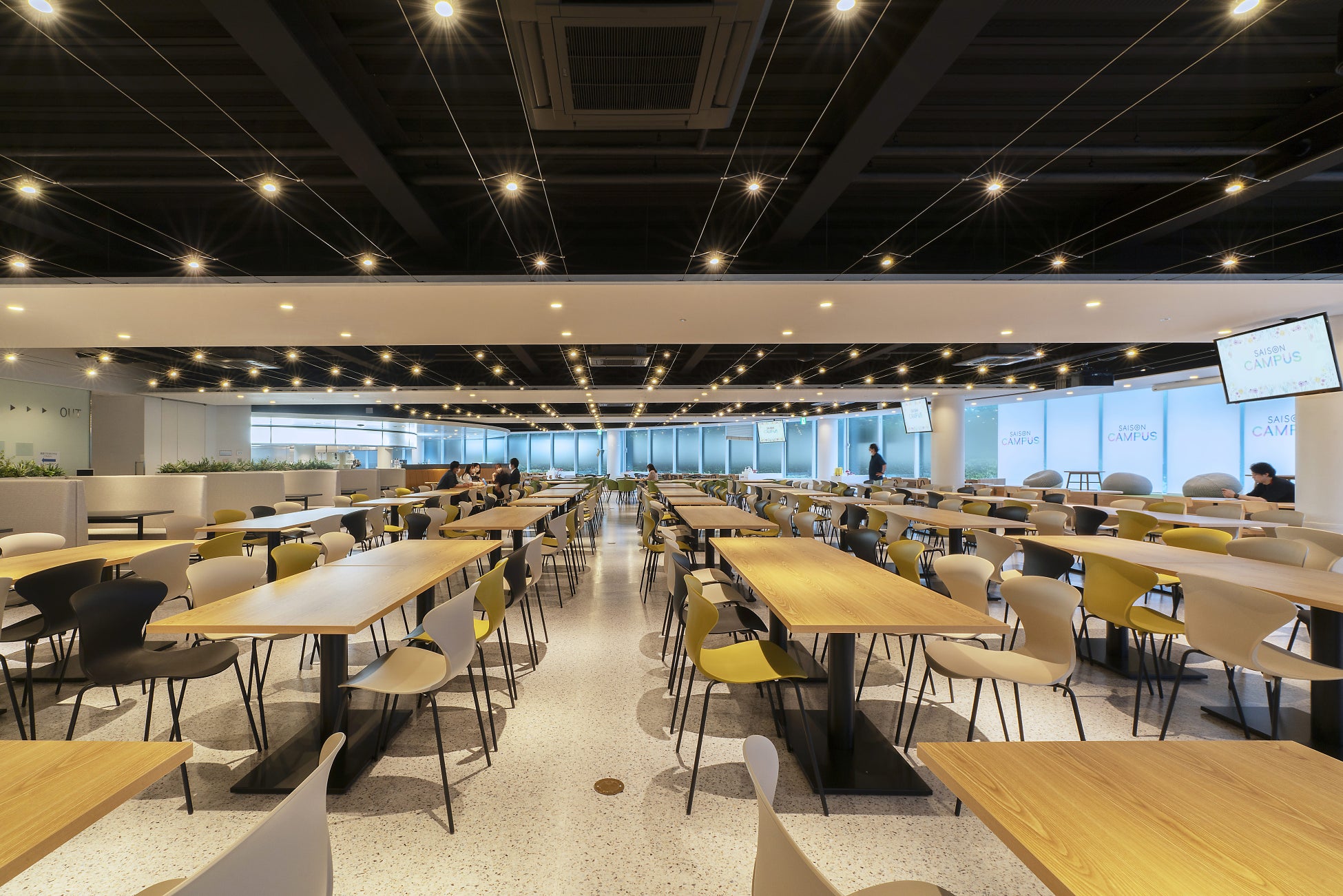 株式会社クレディセゾン 東京オフィス内カフェテリア