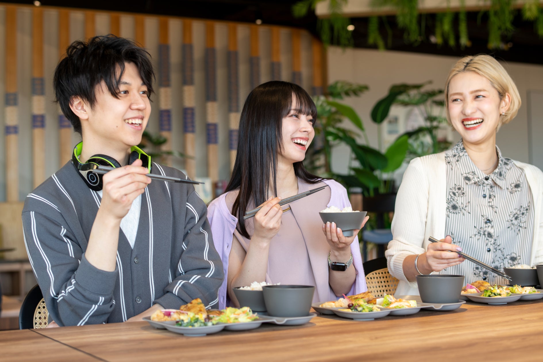 出社回帰で社食needs再燃、週1日500円から始める「週イチ社食」が3か月で導入拡大