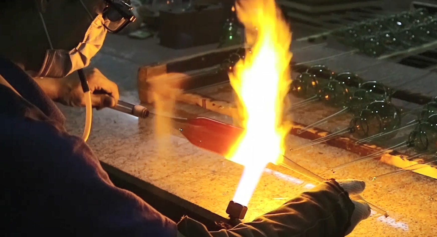 ガラス職人による手作りグラス