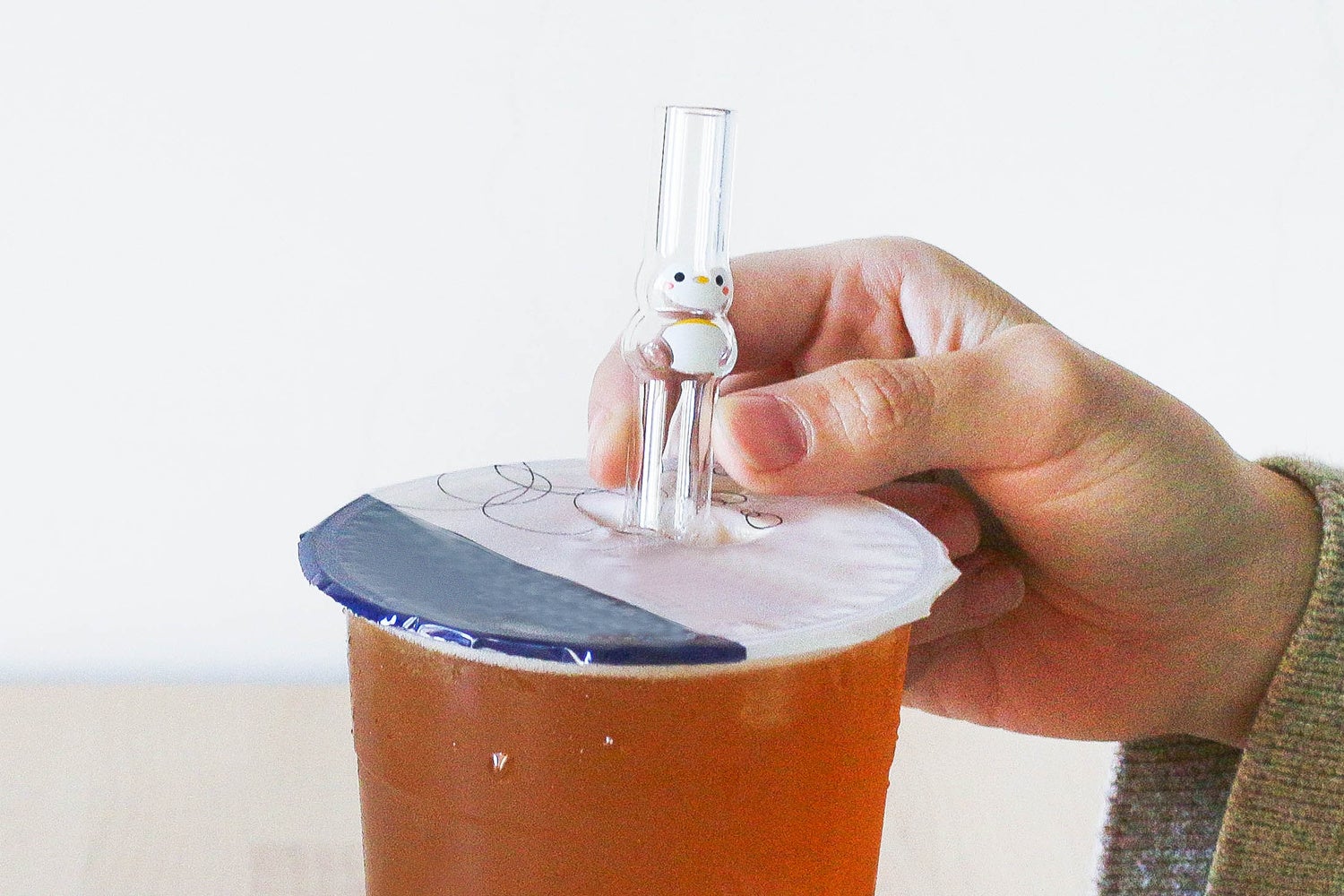 繰り返し使えエコなガラスストロー「ペンギン」