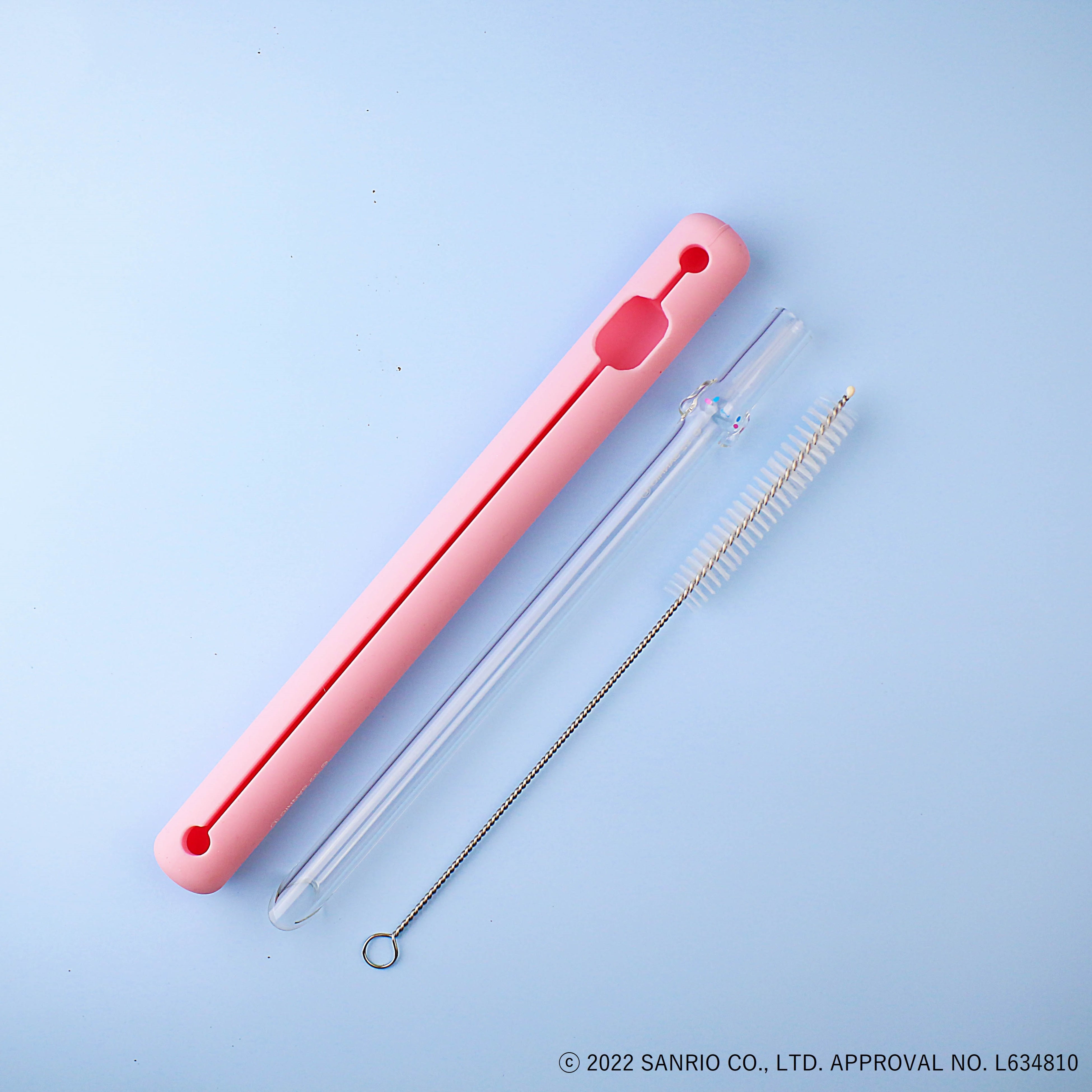 ストロー本体、持ち運びに便利なシリコンケース、ブラシがセット