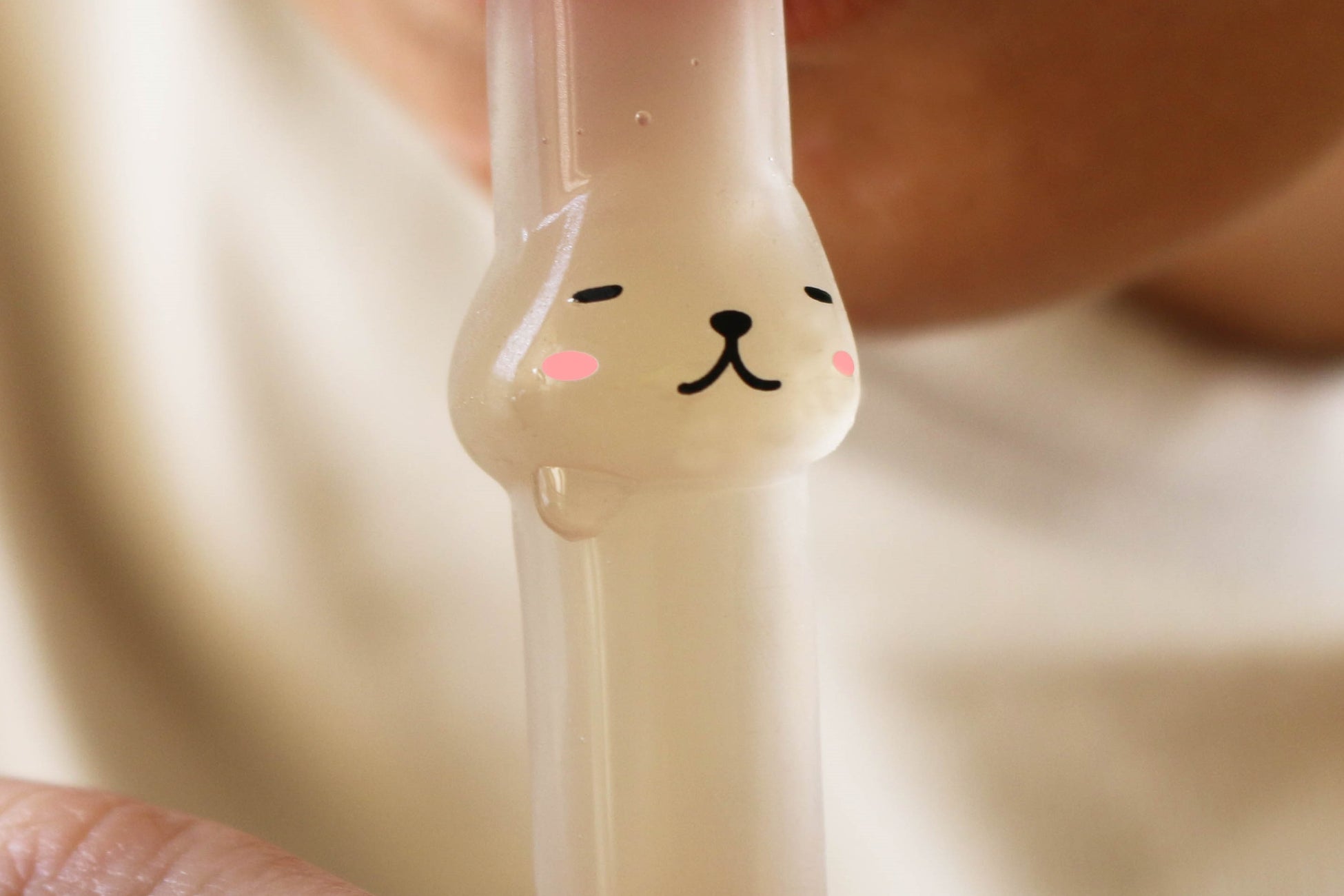 カピバラさんマイストロー「ウットリ」 ©TRYWORKS