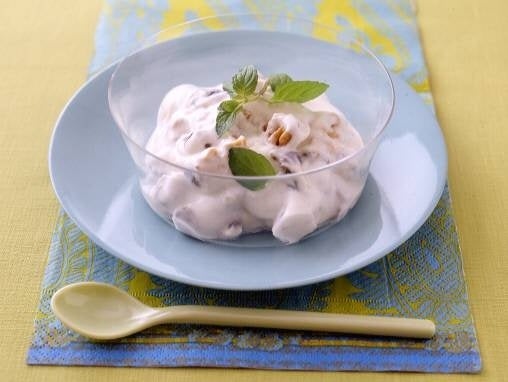 シュリカンド（カルダモンの香りが特徴的なインドのデザート）