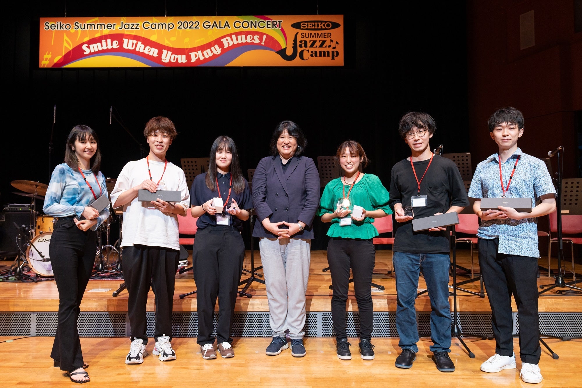 ▲Seiko Summer Jazz Camp 2022受賞者とセイコーグループの庭崎常務執行役員