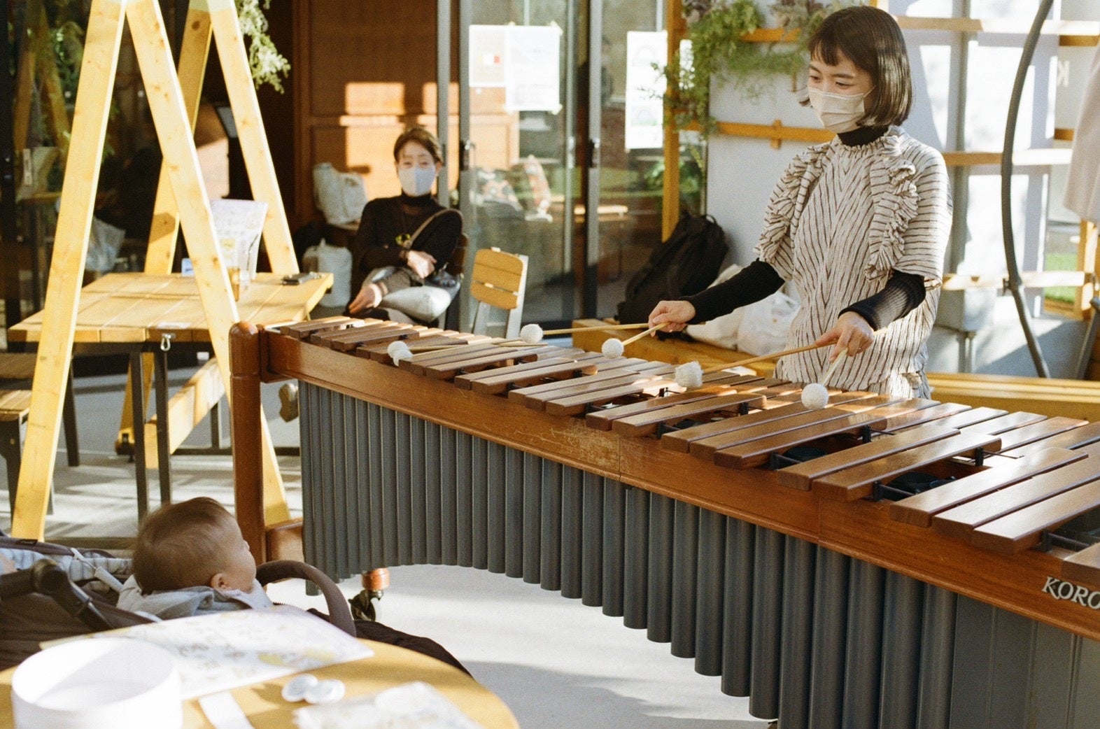 野木青依「マリンバさんのお引越し」（2021）