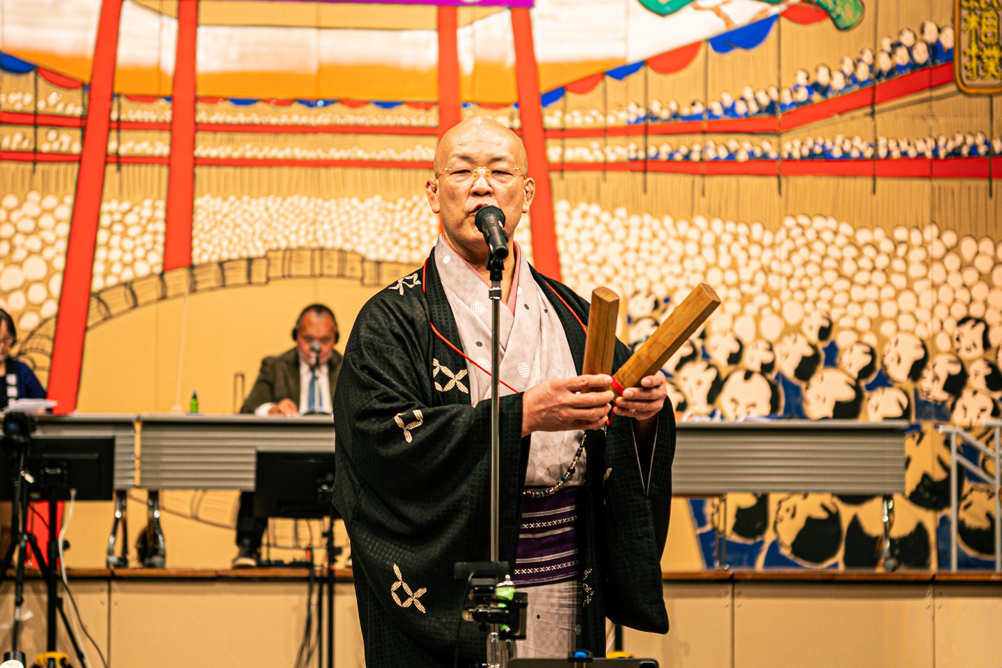 元・力士や呼出が相撲甚句や太鼓を披露