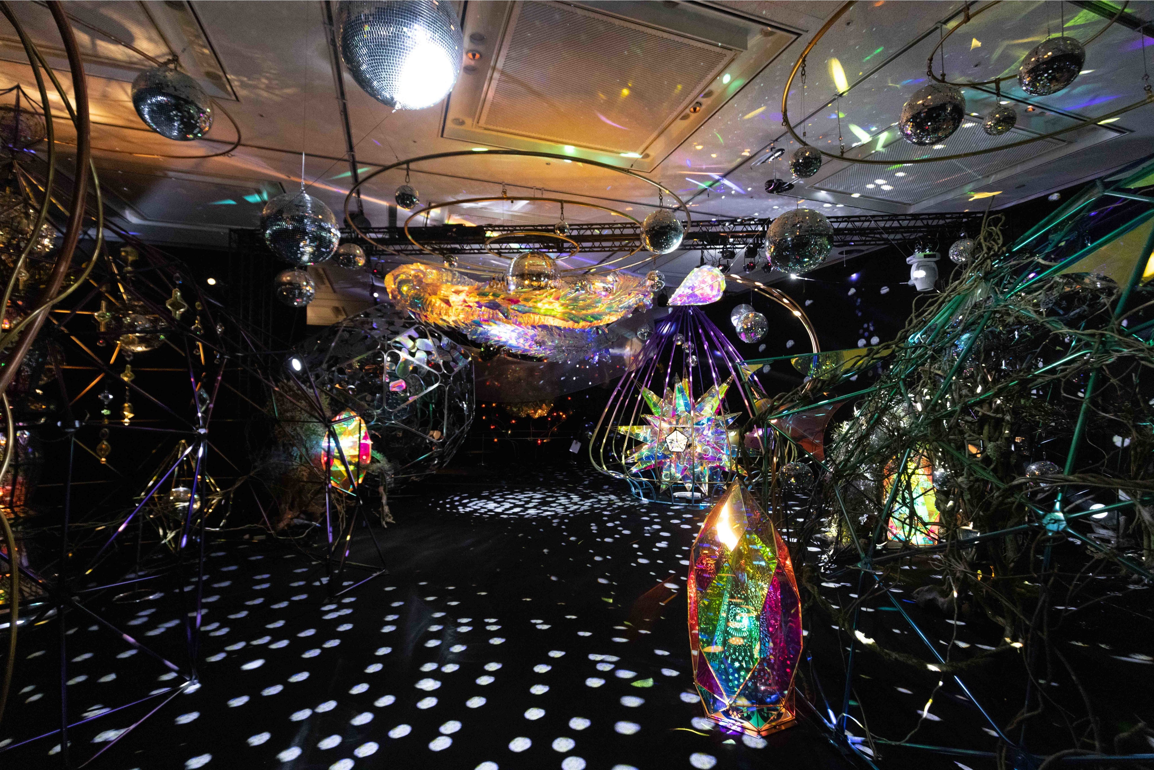 照明：玉田黄太郎、高谷茉莉