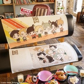 TinyTAN Dynamite　 ビジュアルバスタオル(全2種)　価格：2,800円 