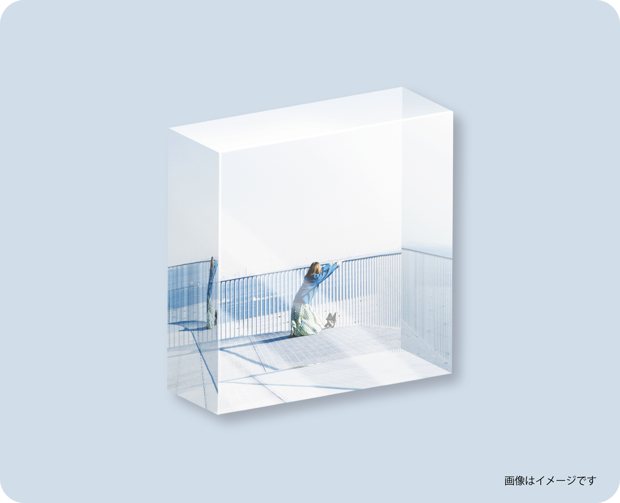 アクリルキューブ（全12種）各22,000円　サイズ：120×120×20mm　※受注販売商品です。 会期終了後2週間でお届けいたします。