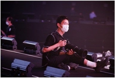 かが屋 加賀のLIVEでの撮影カット