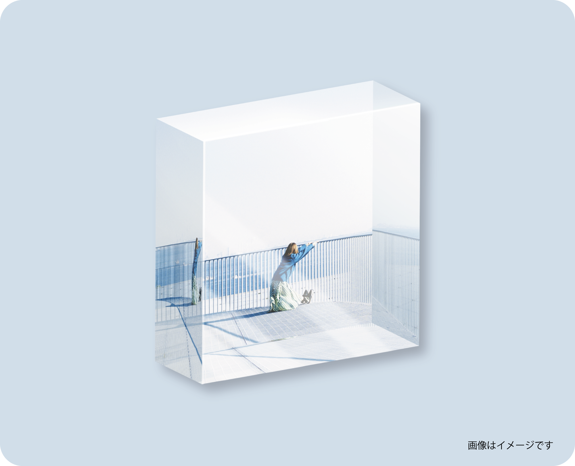 アクリルキューブ（全12種）各22,000円　サイズ：120×120×20mm　※受注販売商品です。 会期終了後2週間でお届けいたします。