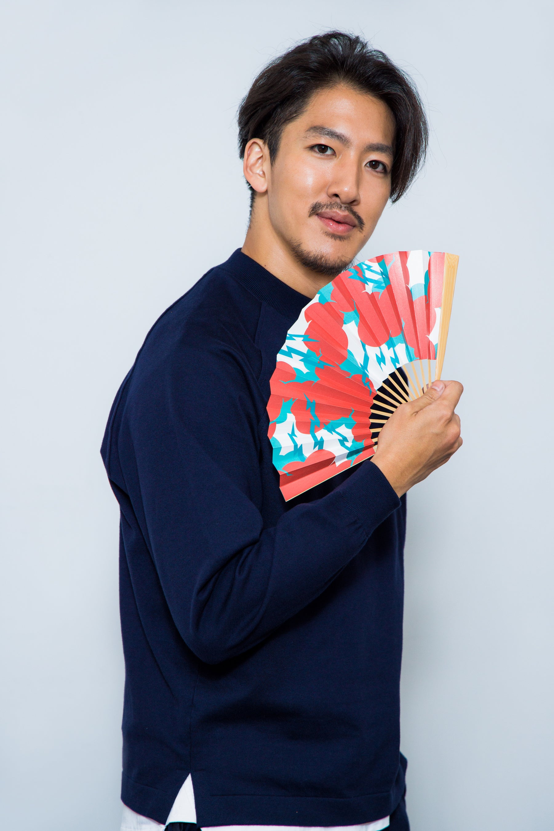 数量限定豪華版 尾上右近とアーティストのコラボレーションBOX