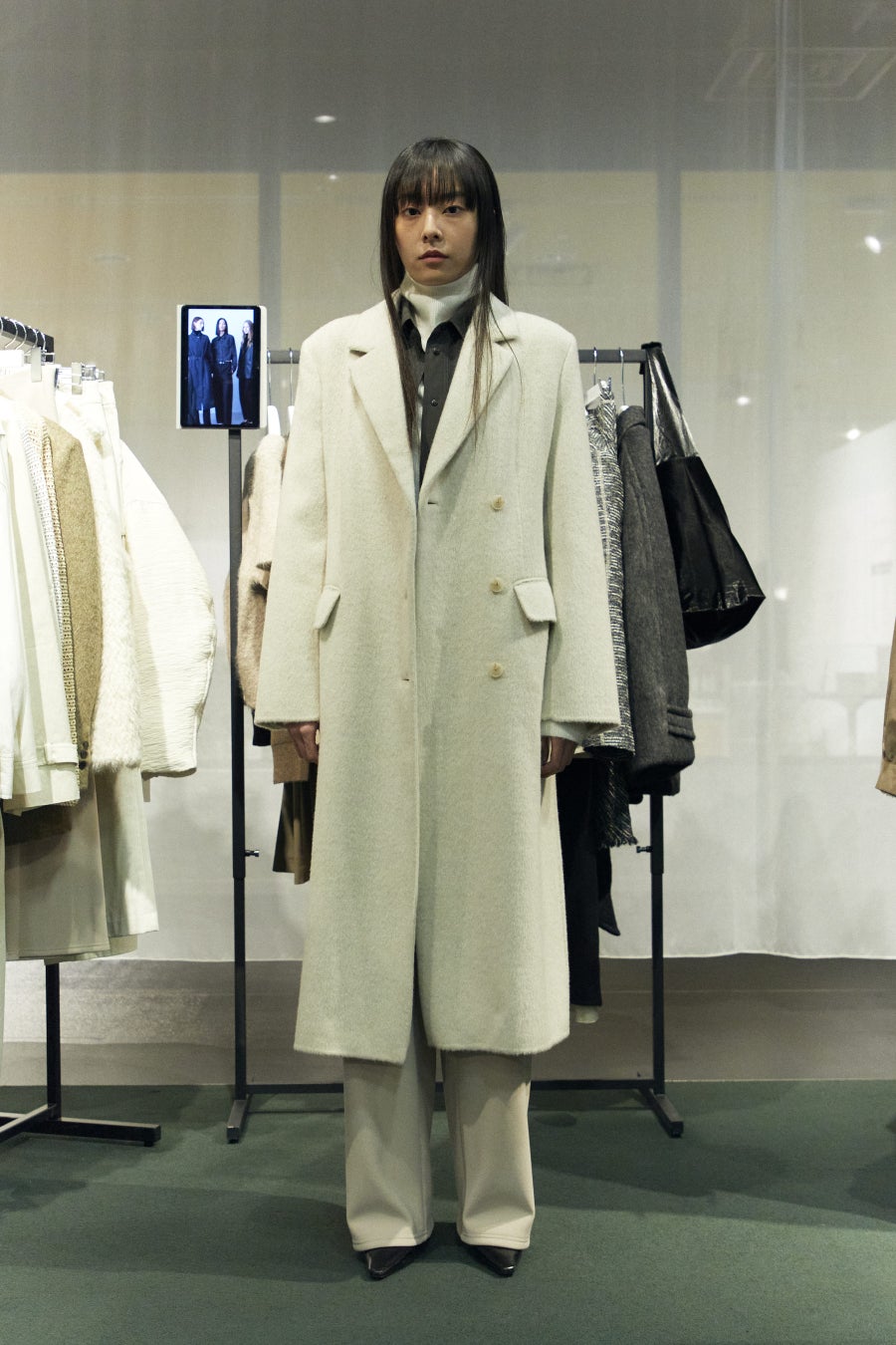 【韓国】RHEE Junebok(イ・ジュンボク)・JOO hyunjung(ジュ・ヒョンジョン)の「RE RHEE」