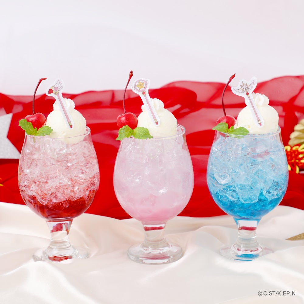 さくらのクリームソーダ(3種) 各990円(税込)